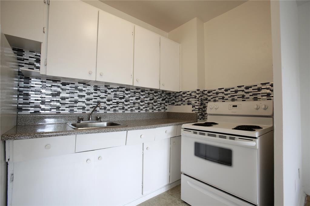 Photo 2 of 70 Stevenvale Drive - 3 Bedroom - 850 sq ft - $2449 rental property