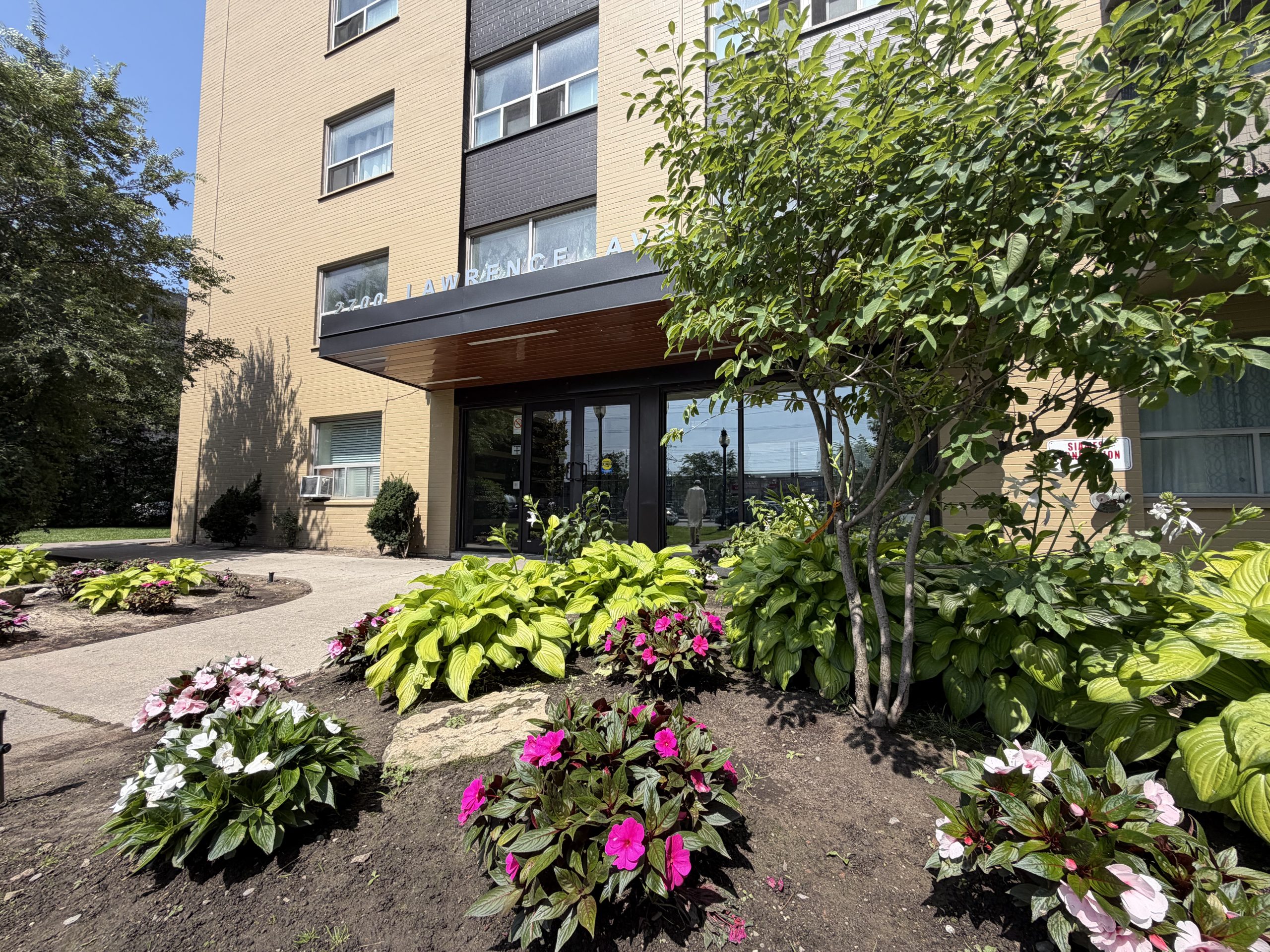 Photo 3 of 2700 - 2702 Lawrence Avenue, East - 1 Bedroom - 550 sq ft - $2149 rental property