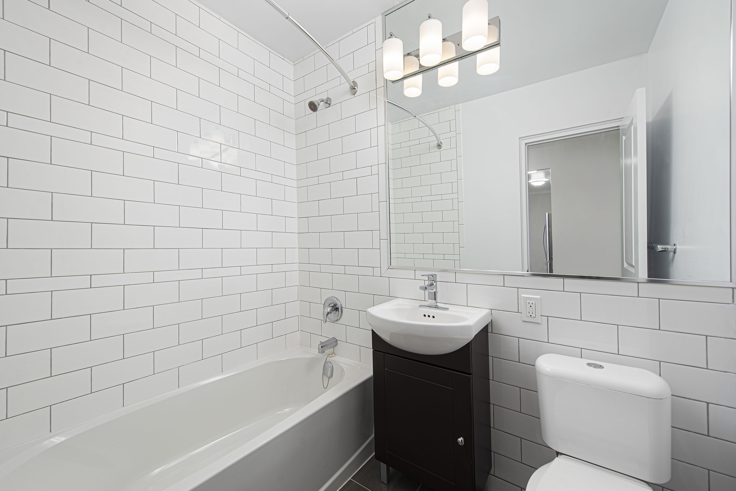 Photo 2 of 150 Dowling Avenue - 2 Bedroom - 901 sq ft - $2399 rental property