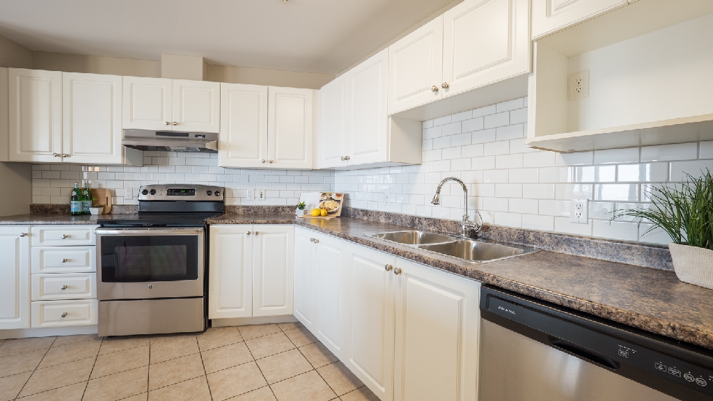 Photo 2 of 22 Bedros Lane - 2 Bedroom - 1154 sq ft - $2449 rental property