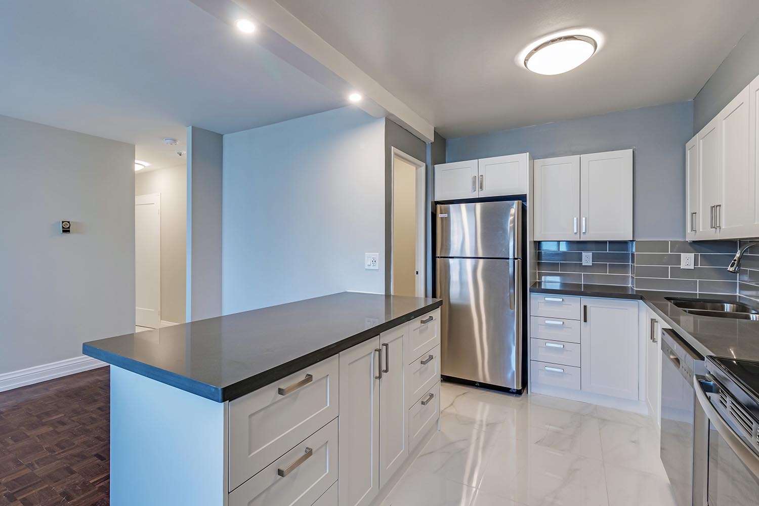 Photo 2 of 10 Macey Avenue - 2 Bedroom - 919 sq ft - $1999 rental property