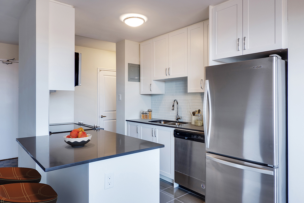 Photo 2 of 15 Dundonald Street - 1 Bedroom - 626 sq ft - $1863 rental property
