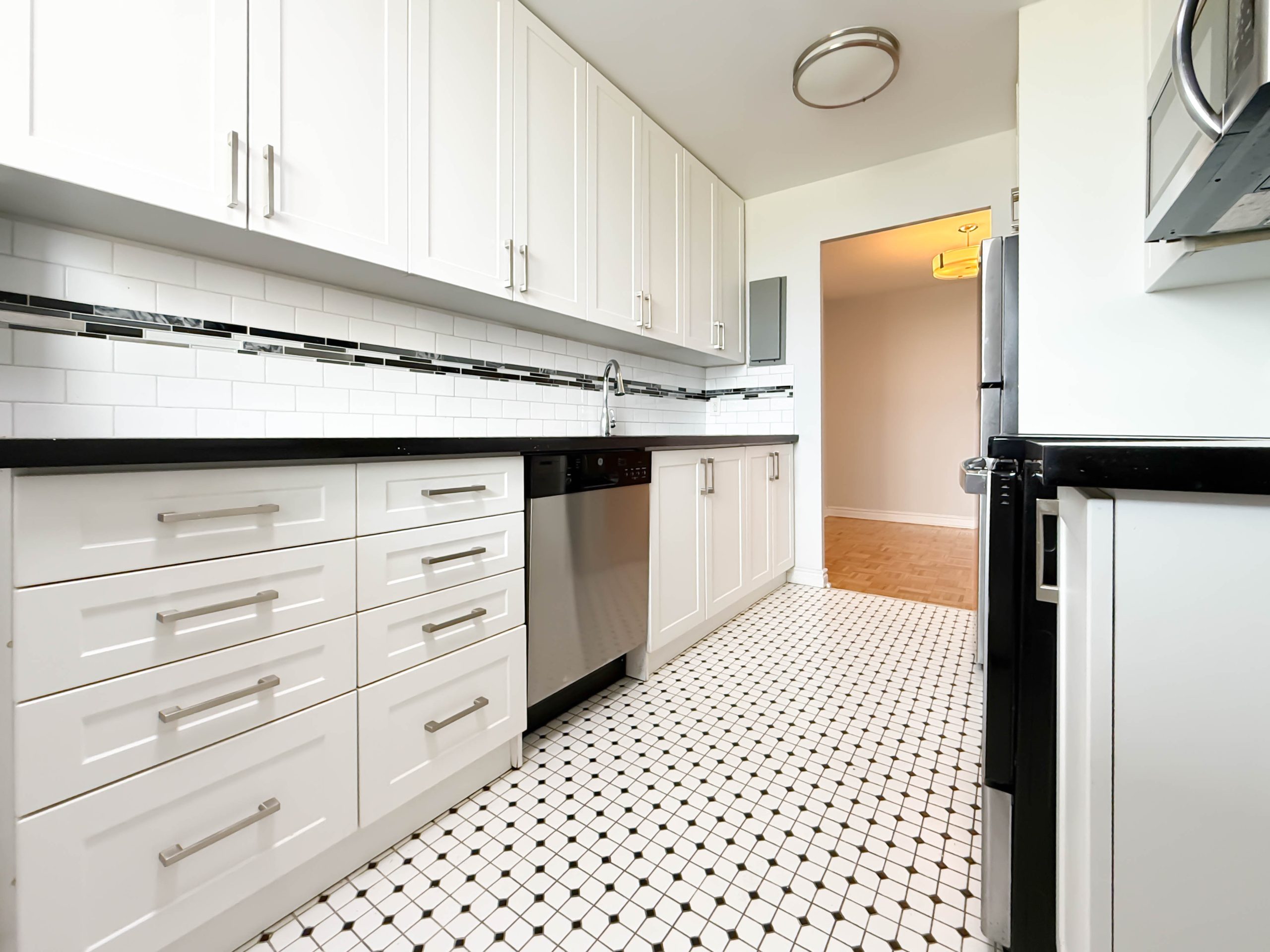 Photo 2 of 40 Stevenson Road - 2 Bedroom - 1005 sq ft - $2179 rental property
