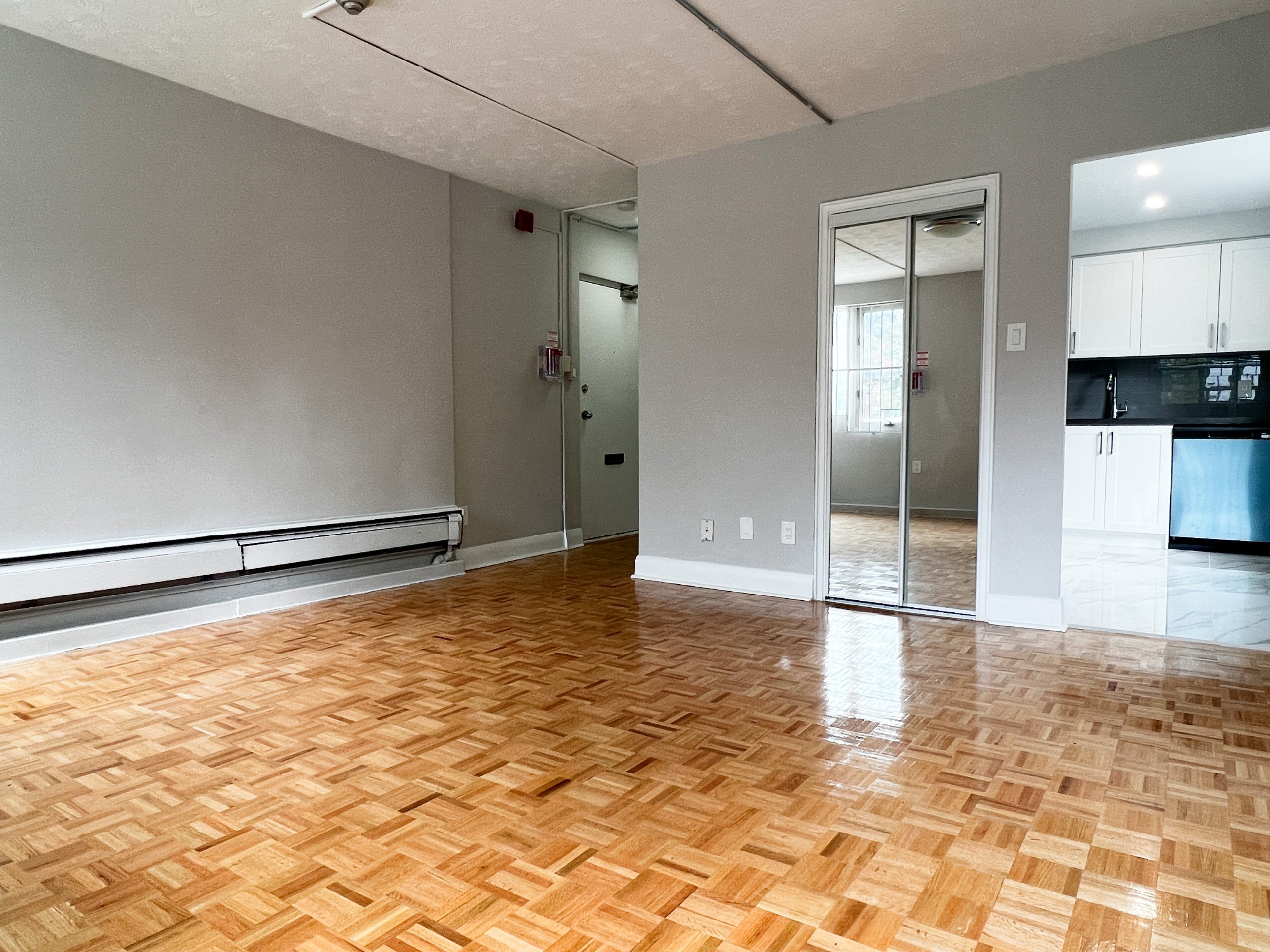 Photo 3 of 75 Spencer Avenue - Bachelor - 450 sq ft - $1519 rental property