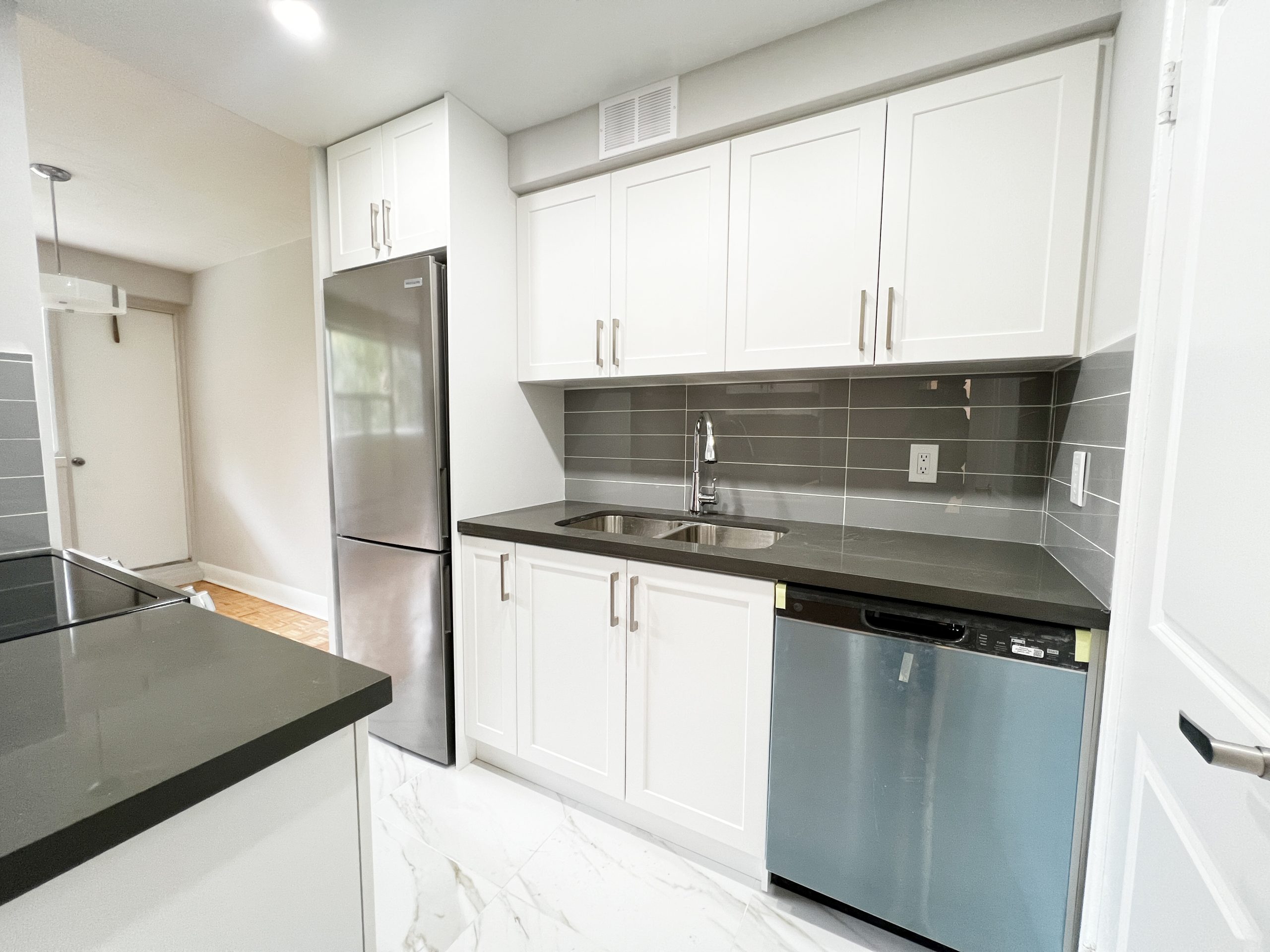 Photo 3 of 75 Spencer Avenue - 2 Bedroom - 650 sq ft - $2499 rental property