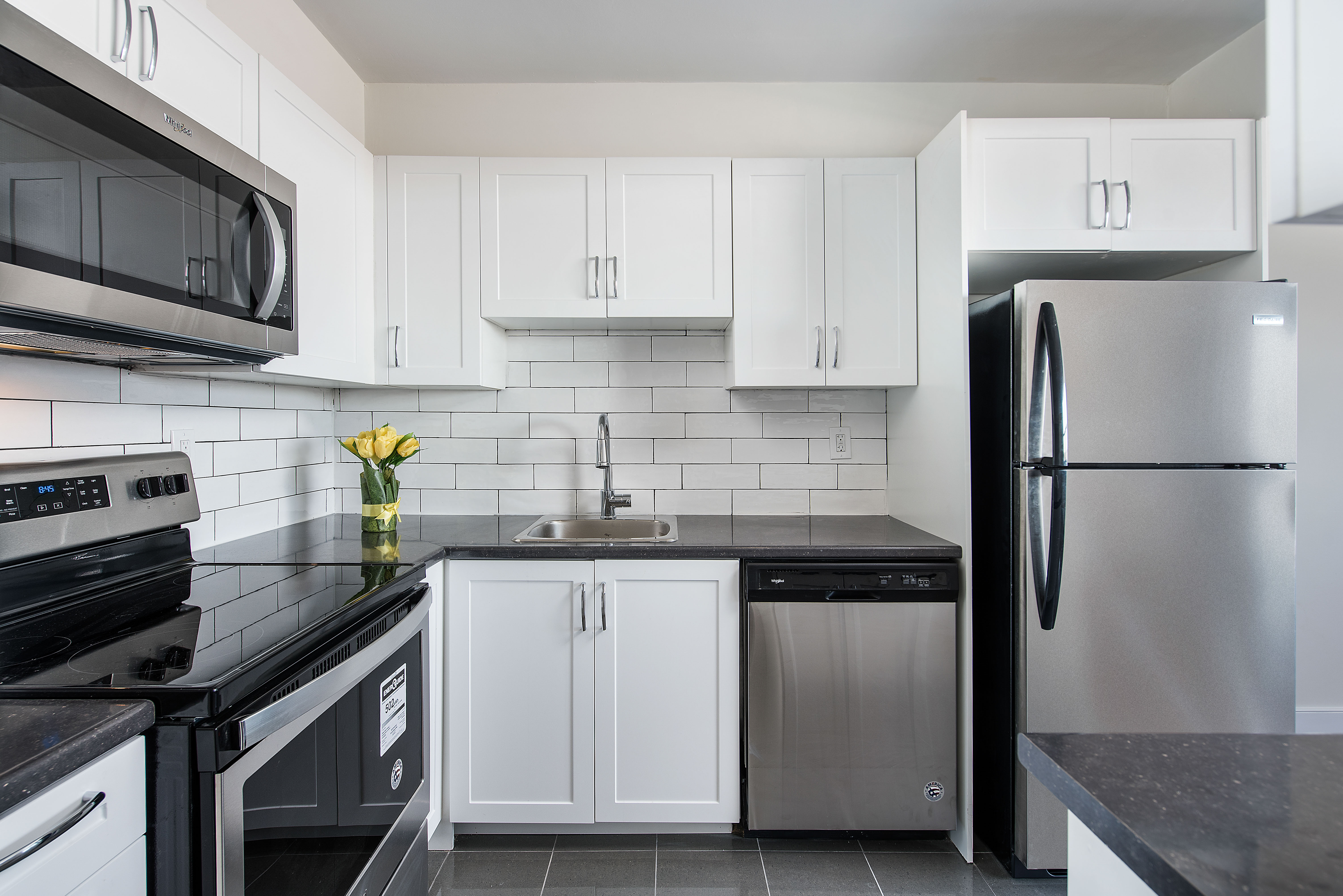 Main photo of rental property: 250 Lake Street - 1 Bedroom - 690 sq ft - $1684 in St. Catharines, ON
