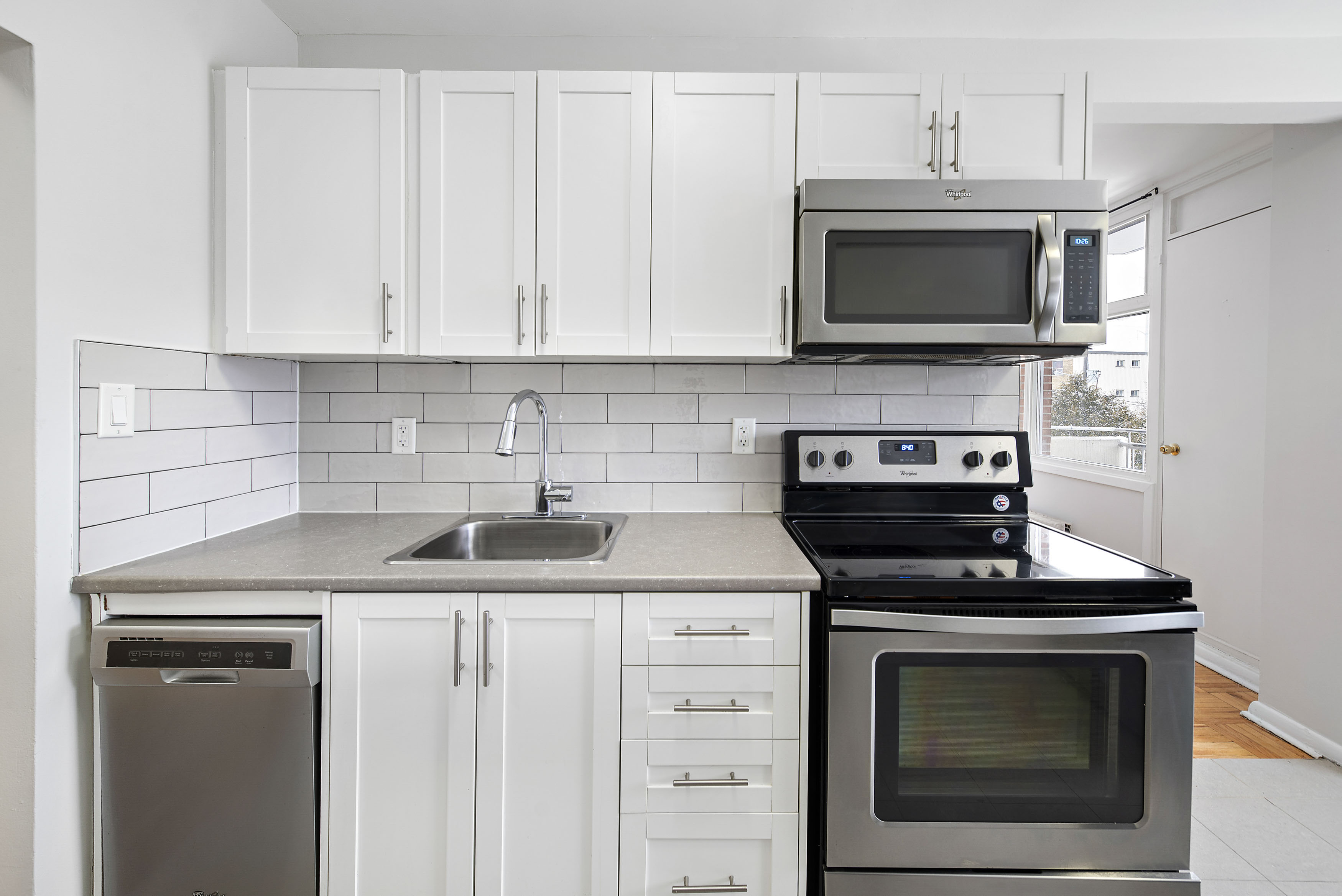 1 Crown Hill Place, Etobicoke, ON M8Y 4C1 — photo 2