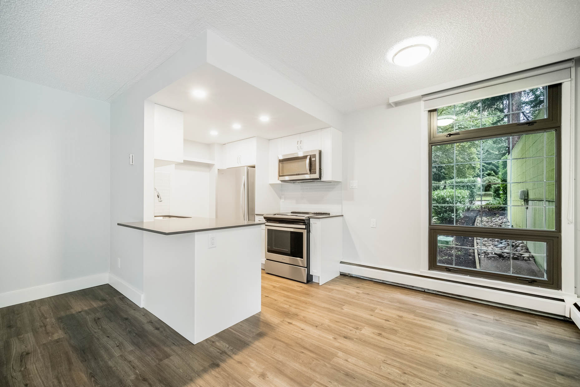 Photo 3 of 1005 Jervis Street - 1 Bedroom - 441 sq ft - $2334 rental property