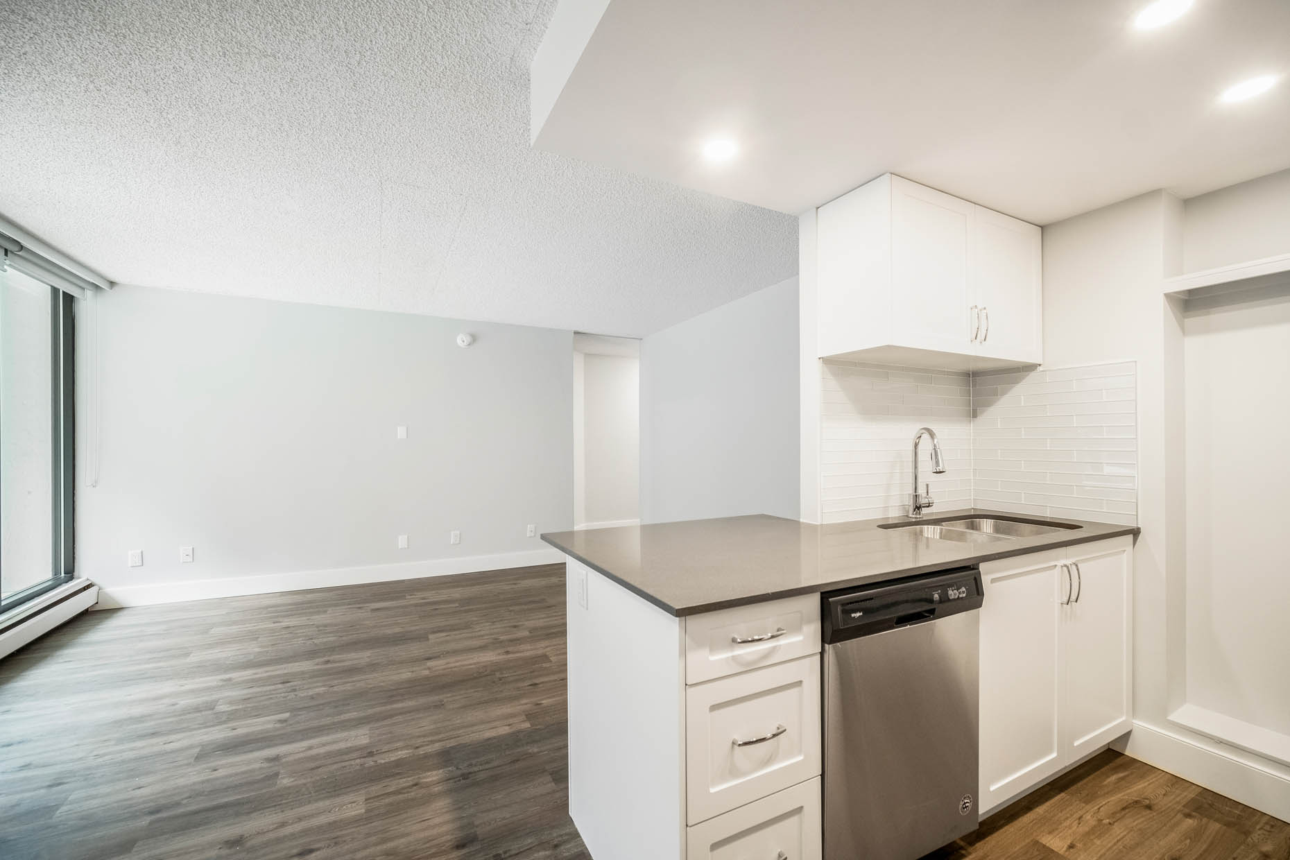 Photo 2 of 1005 Jervis Street - 1 Bedroom - 441 sq ft - $2334 rental property