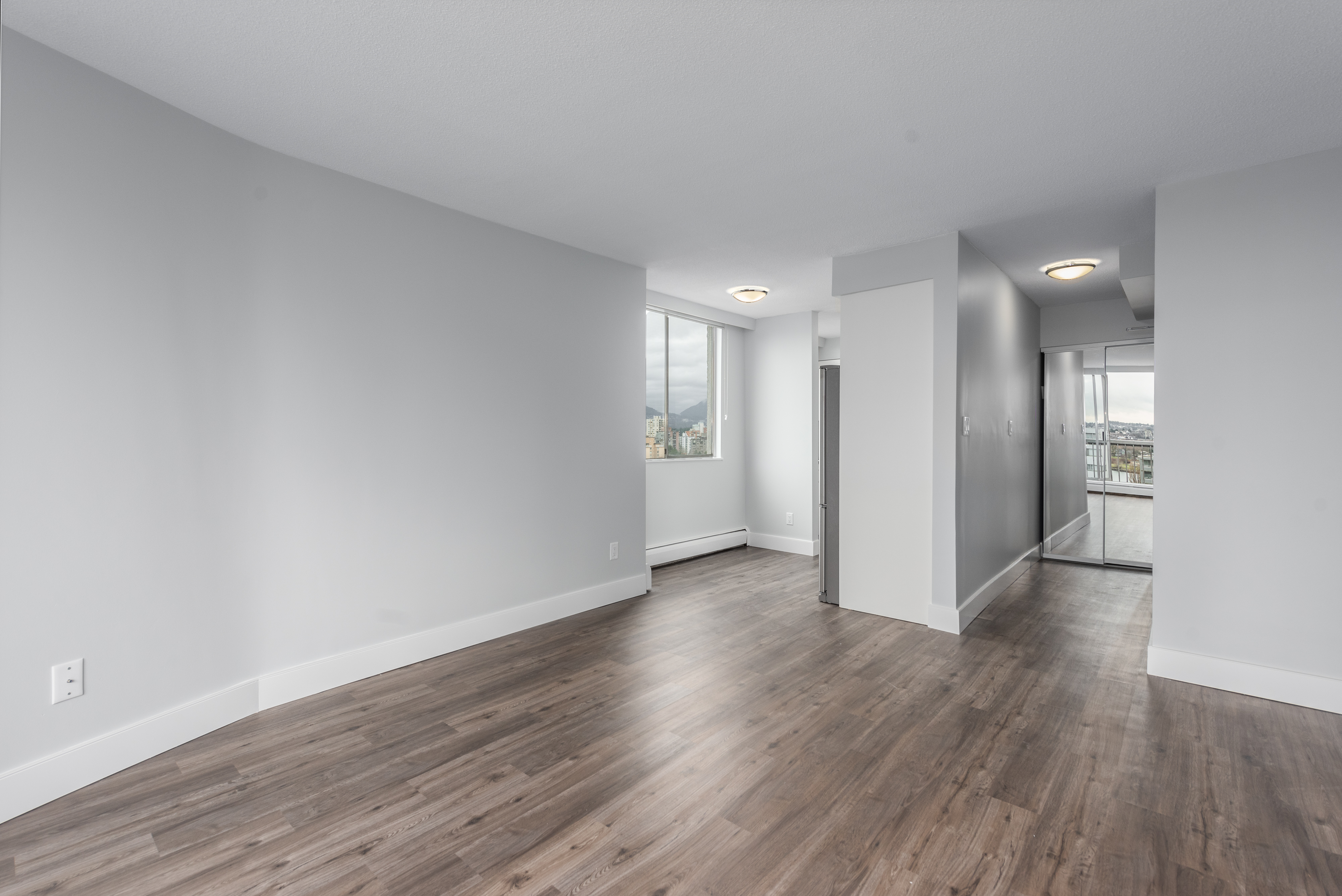 Photo 3 of 1433 Burnaby Street - 1 Bedroom - 541 sq ft - $2335 rental property