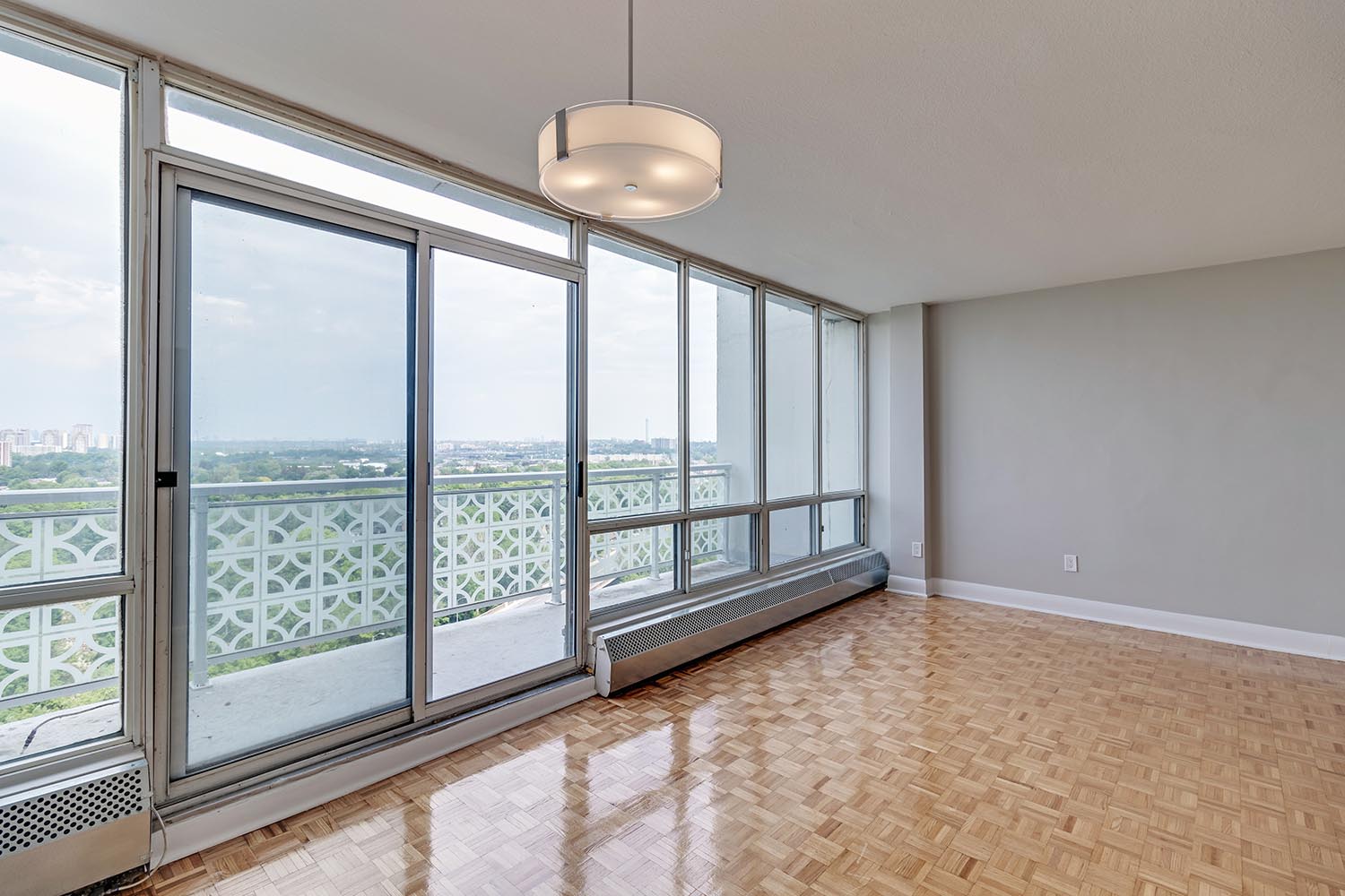 1501 Woodbine Avenue, East York, ON M4C 4H1 — photo 2