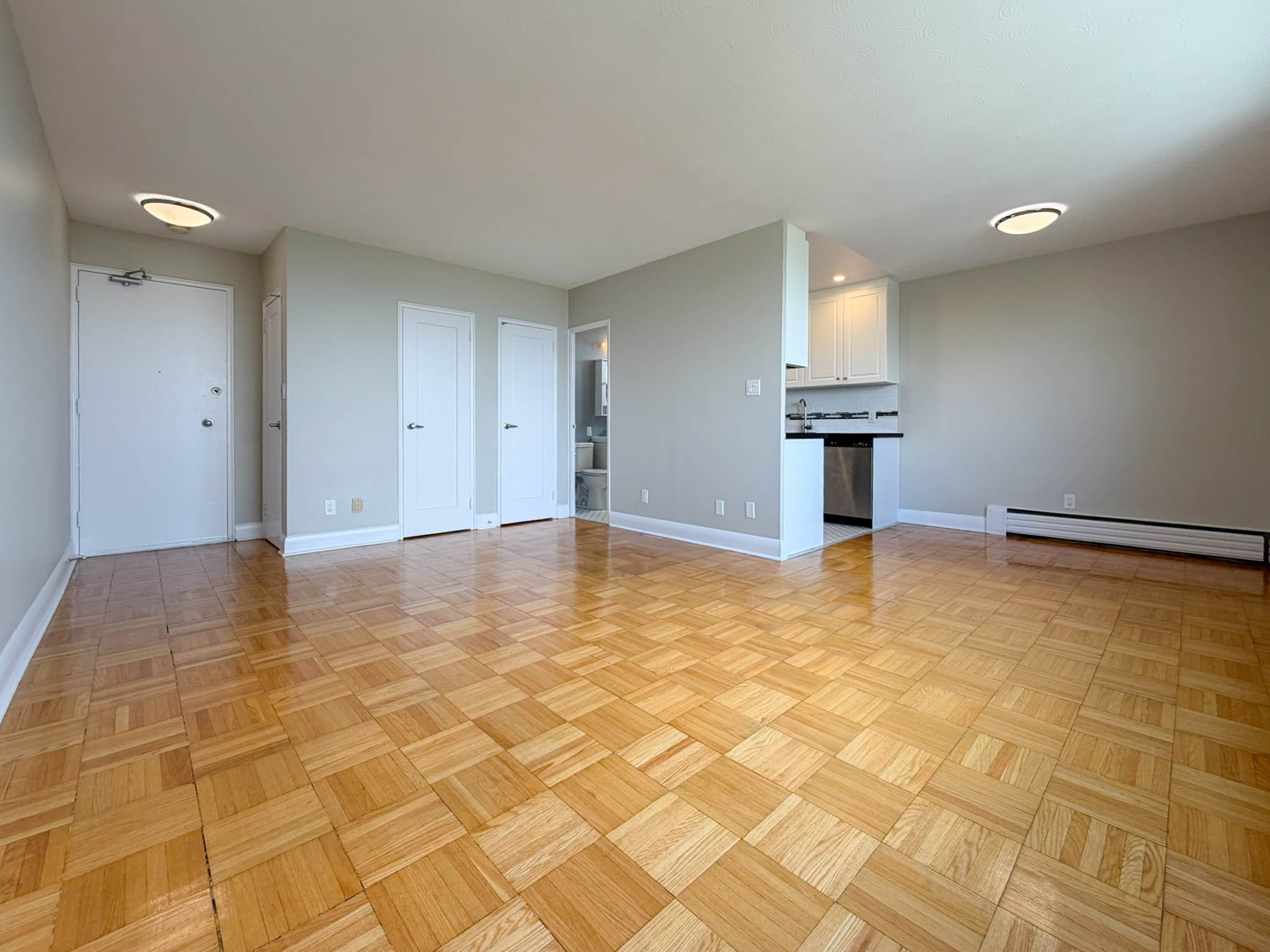 Photo 3 of 90 Jameson Avenue - Bachelor - 407 sq ft - $1579 rental property