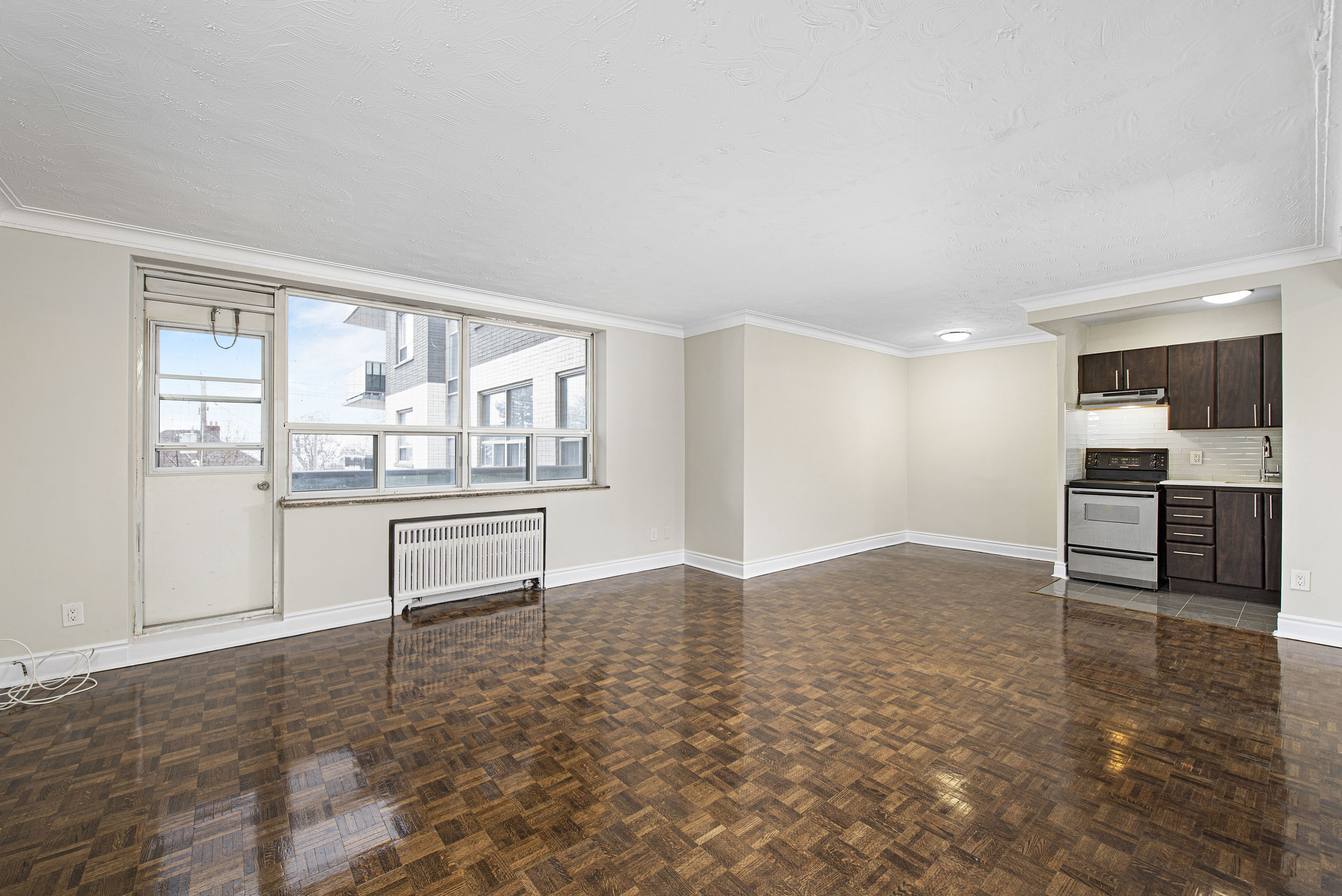 Photo 3 of 150 Dowling Avenue - Bachelor - 424 sq ft - $1649 rental property