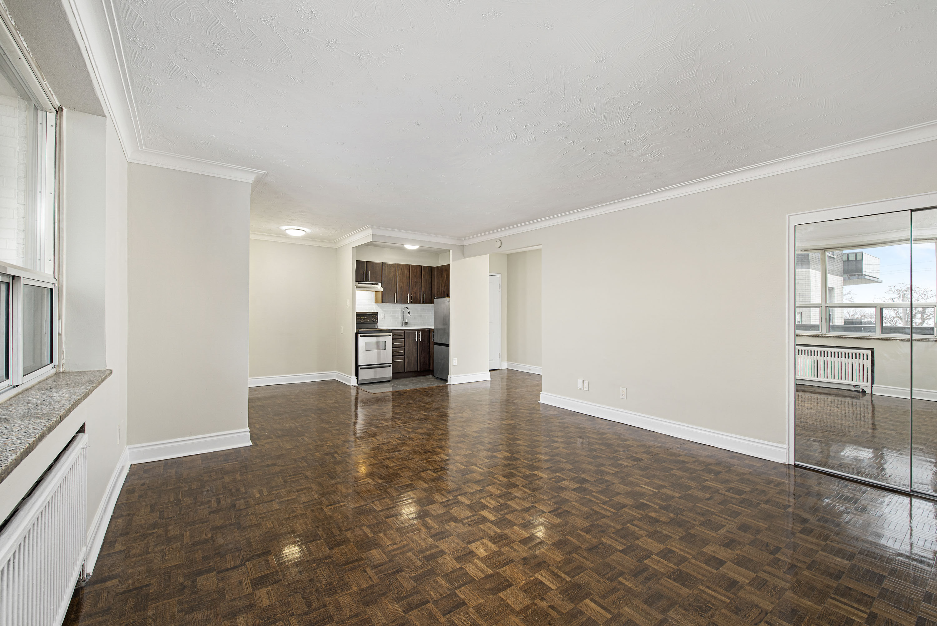Photo 2 of 150 Dowling Avenue - Bachelor - 424 sq ft - $1649 rental property