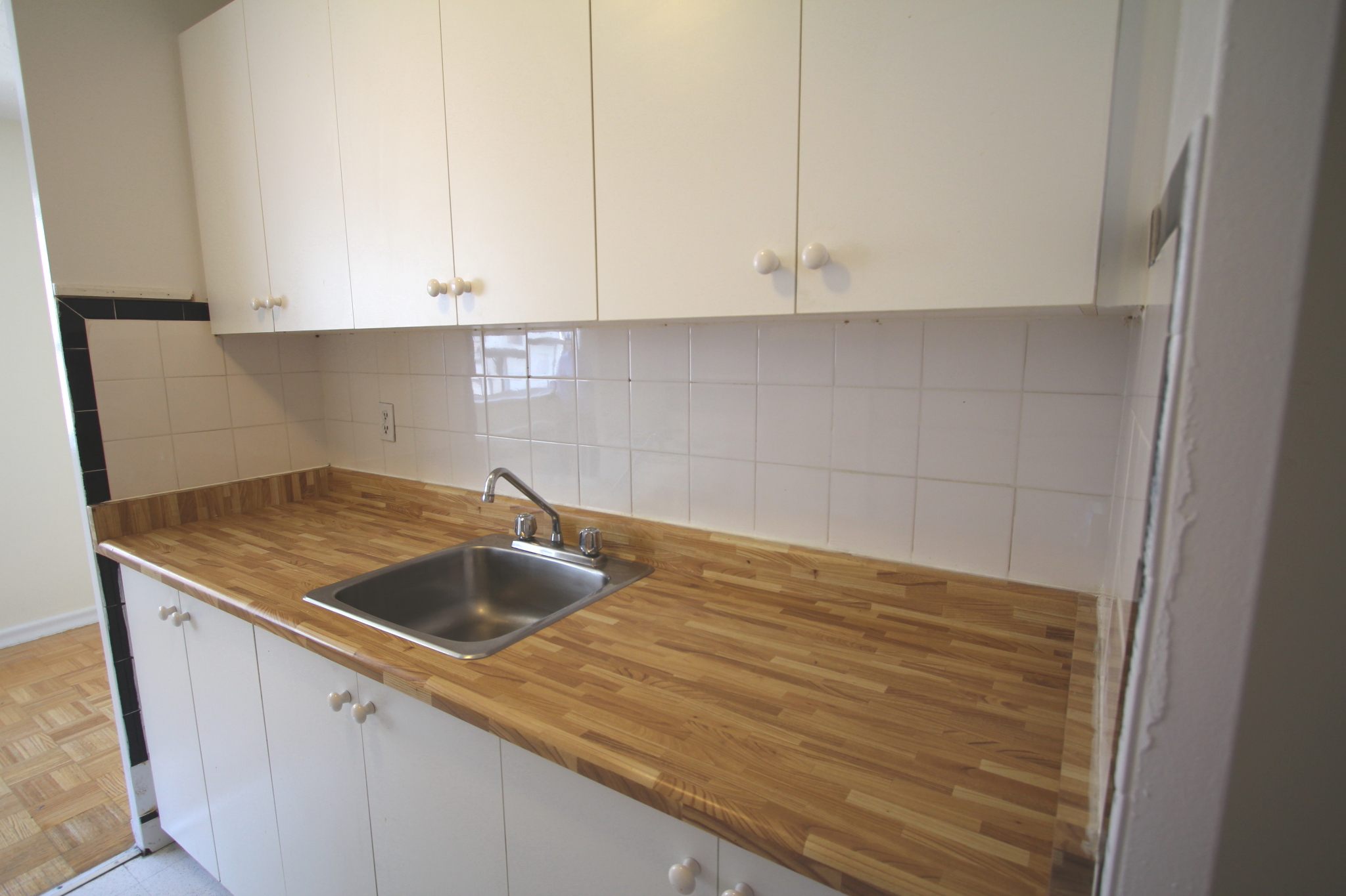 Photo 2 of 1303 - 1307 Wilson Avenue - 2 Bedroom - 784 sq ft - $2099 rental property