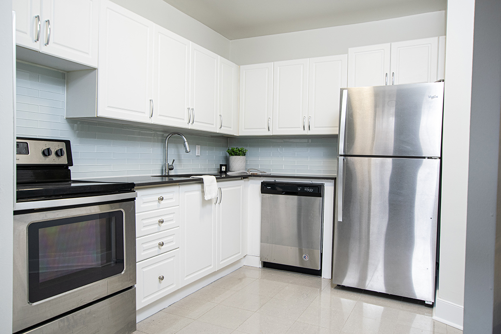 37 Johnson Street, Barrie, ON L4M 5C3 — photo 1