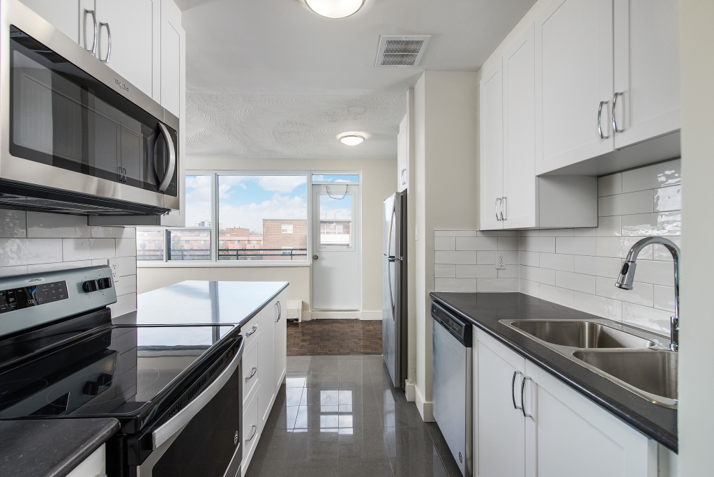 Main photo of rental property: 1475 Bloor Street - 2 Bedroom - 806 sq ft - $2299 in Mississauga, ON
