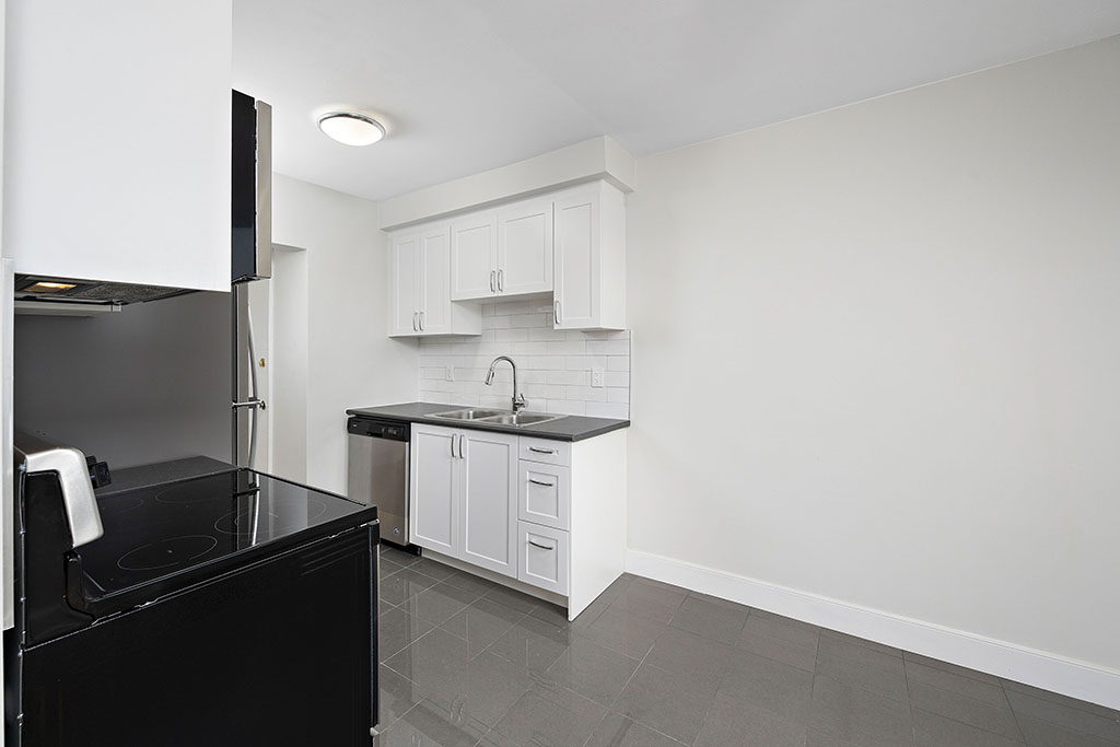 Photo 3 of 860 Pharmacy Avenue - 2 Bedroom - 980 sq ft - $2179 rental property