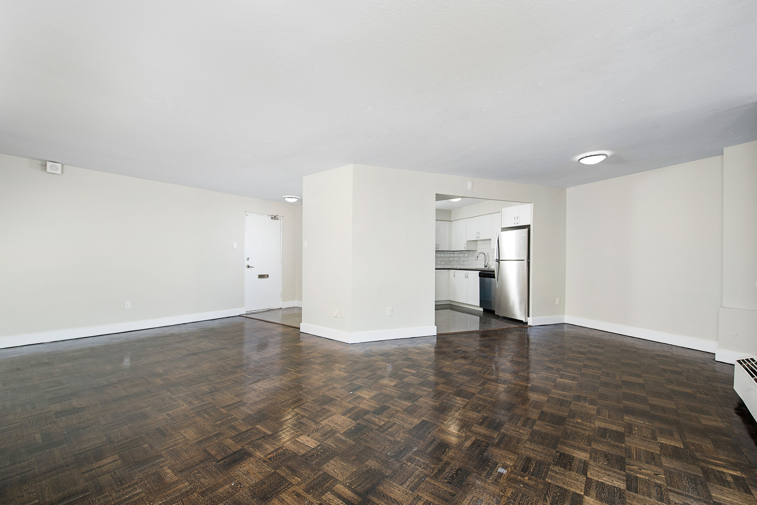 Photo 3 of 350 The East Mall - 1 Bedroom - 842 sq ft - $2049 rental property