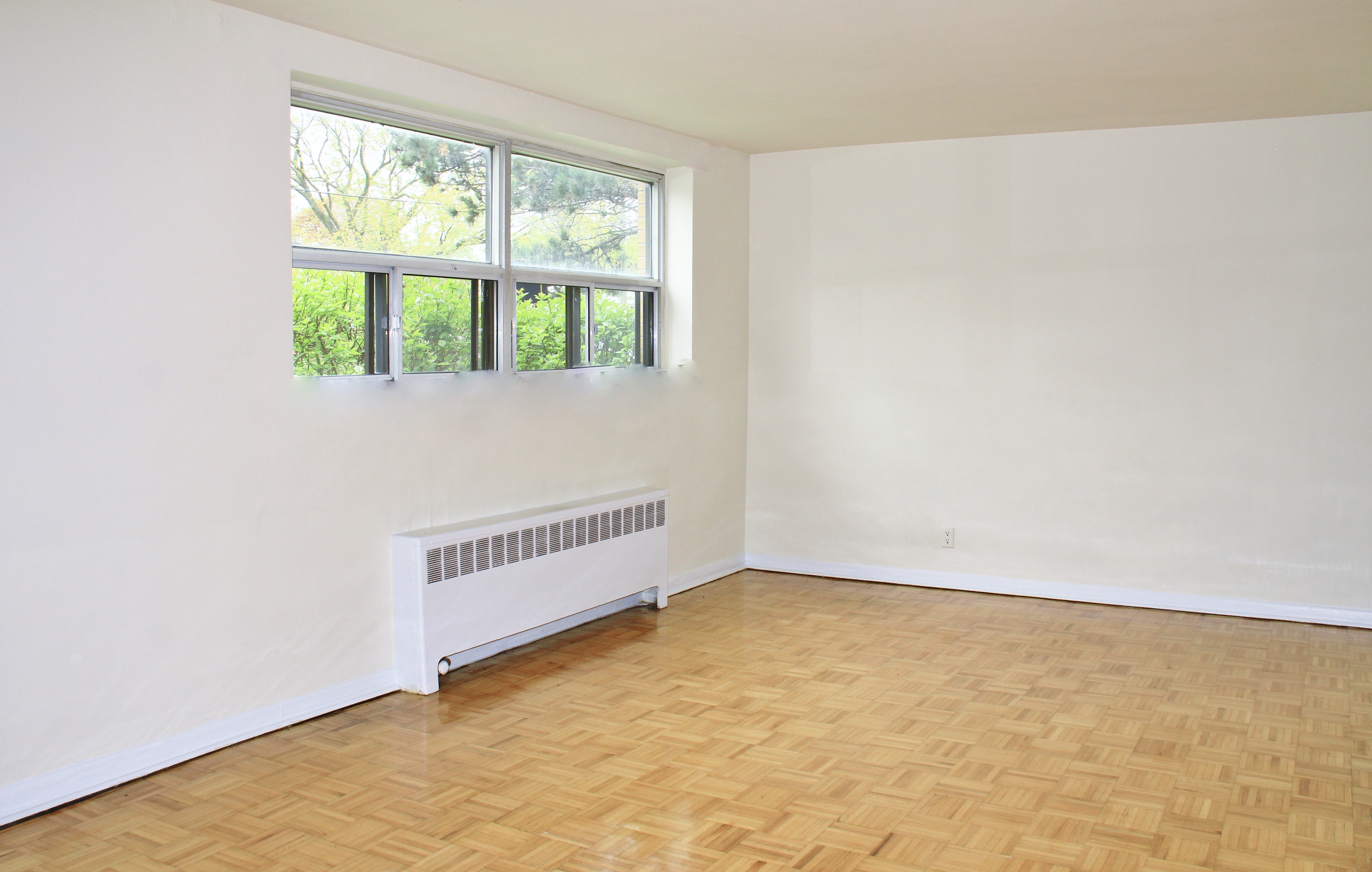 Photo 3 of 5, 15, 25, 35 Jansusie Road - 2 Bedroom - 879 sq ft - $1949 rental property