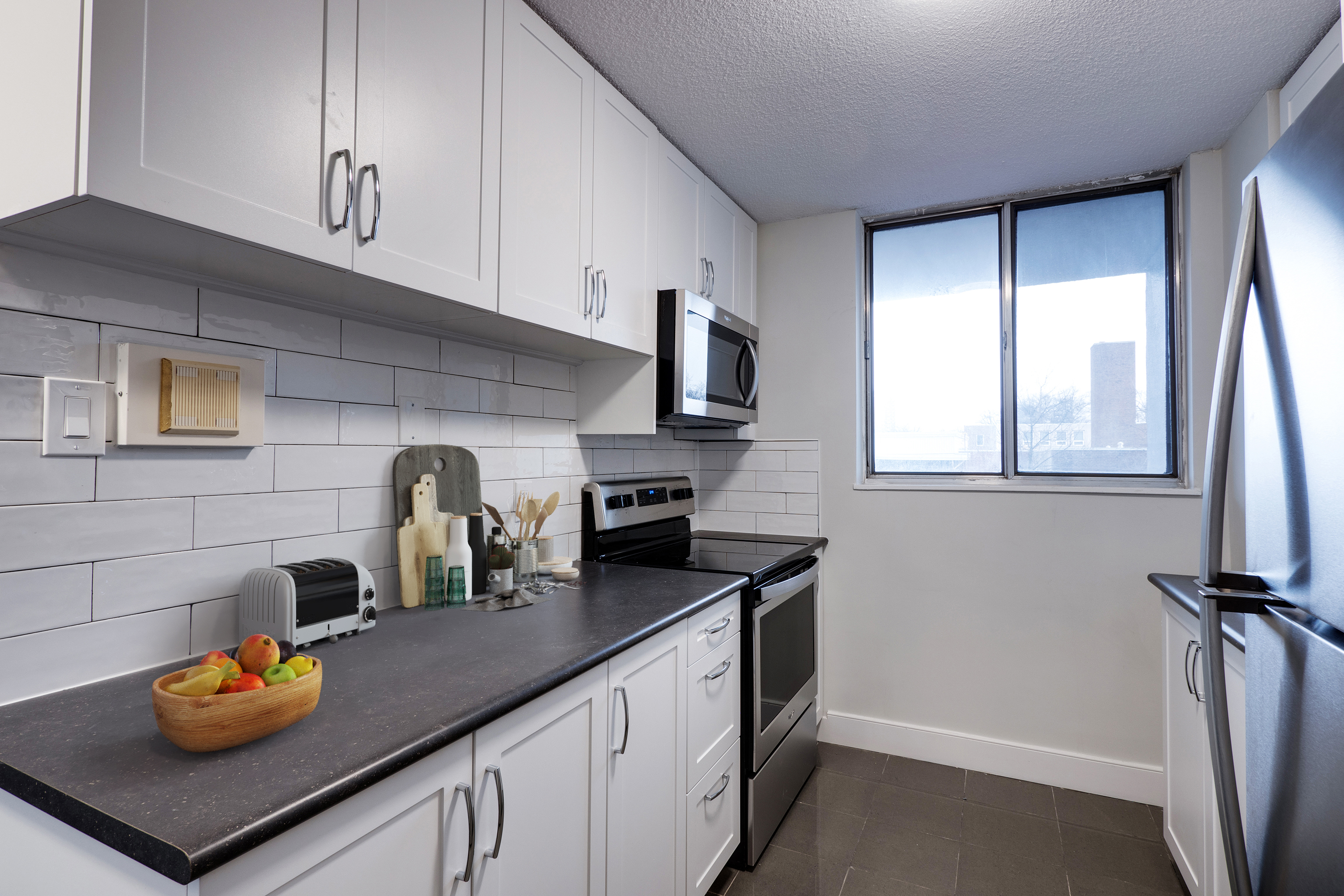 Photo 3 of 95 Paisley Boulevard, West - Bachelor - 441 sq ft - $1799 rental property