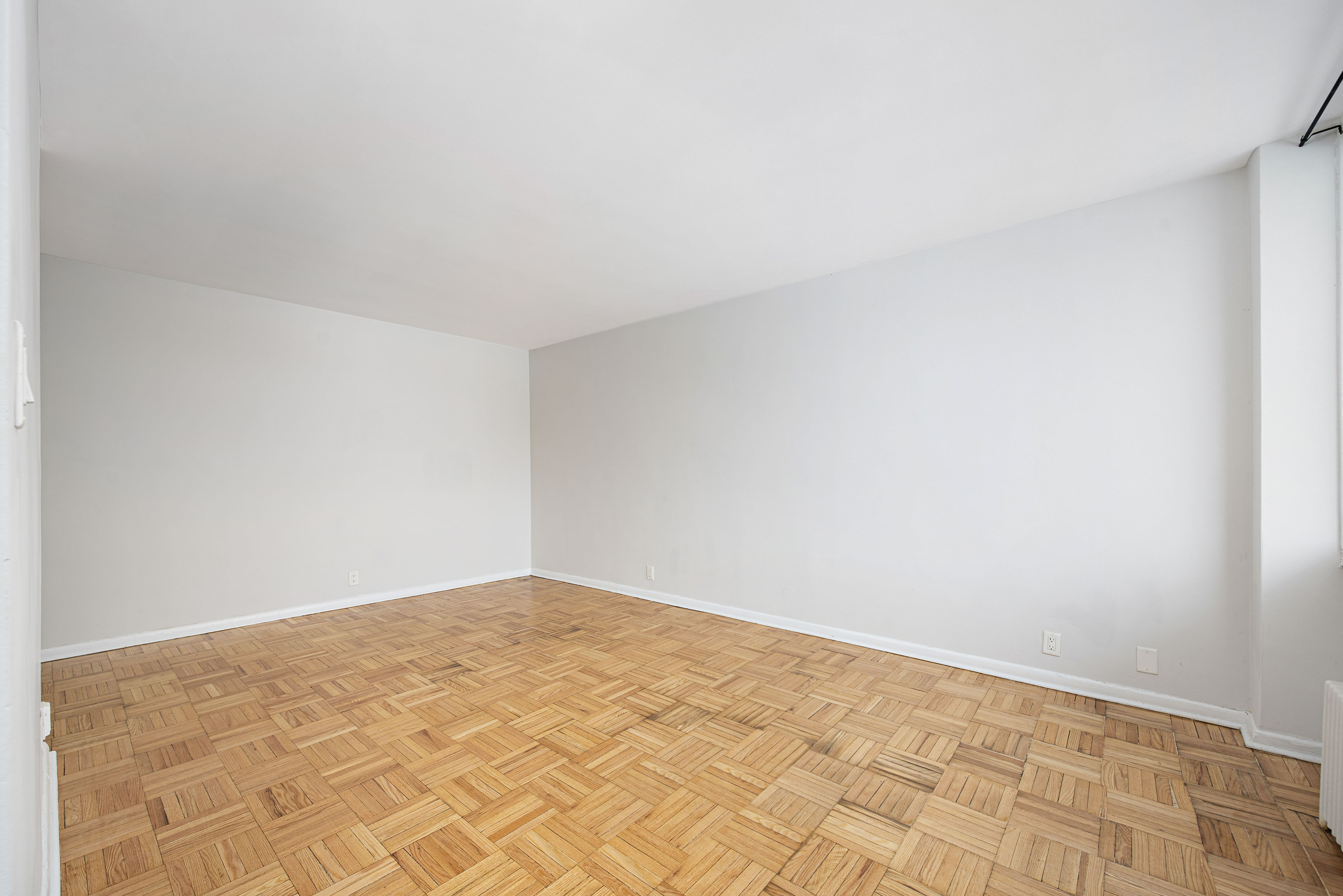 Photo 2 of 860 Pharmacy Avenue - 1 Bedroom - 620 sq ft - $1588 rental property
