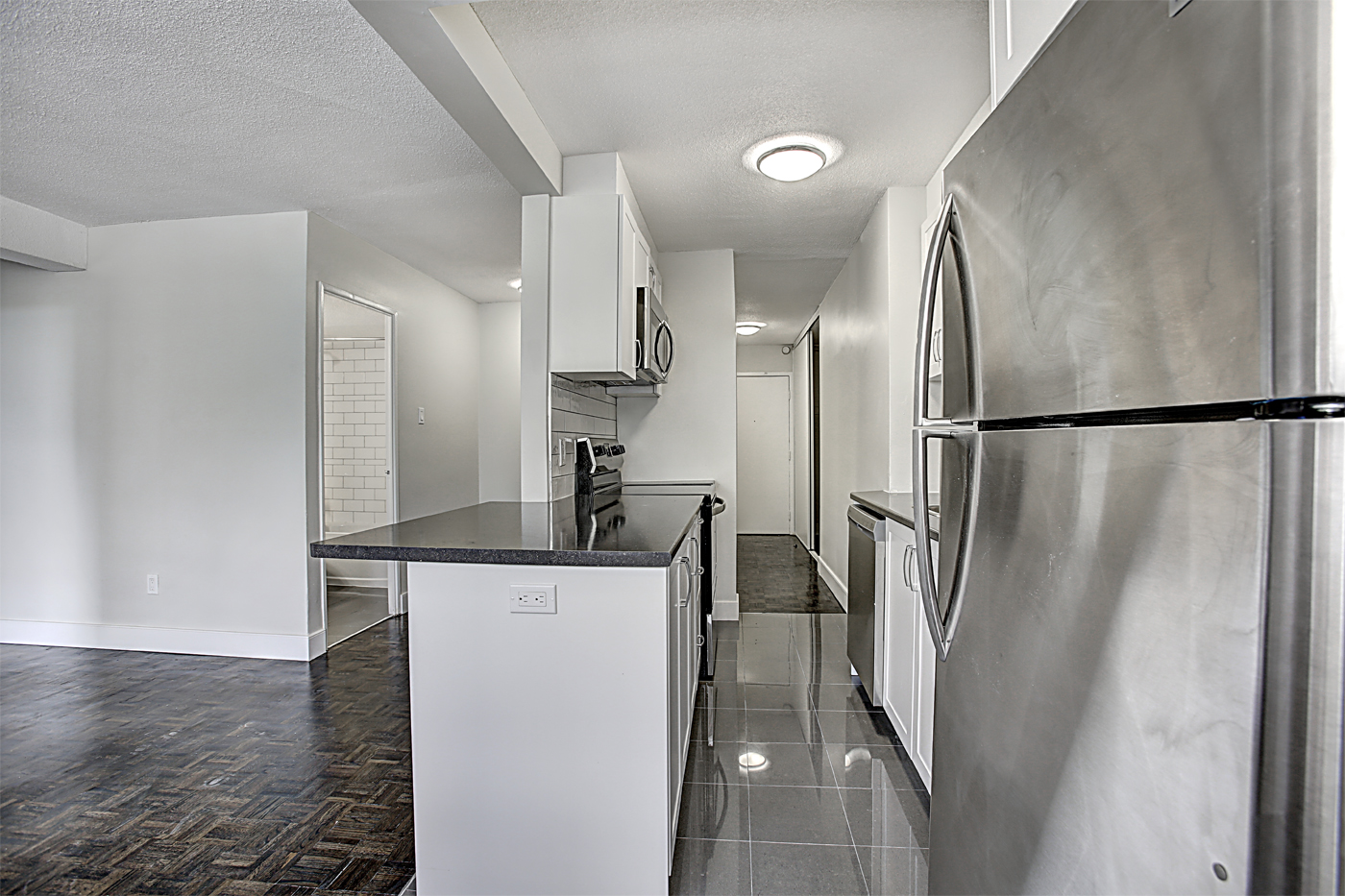 490 Nelson Avenue, Burlington, ON L7S 1X3 — photo 2