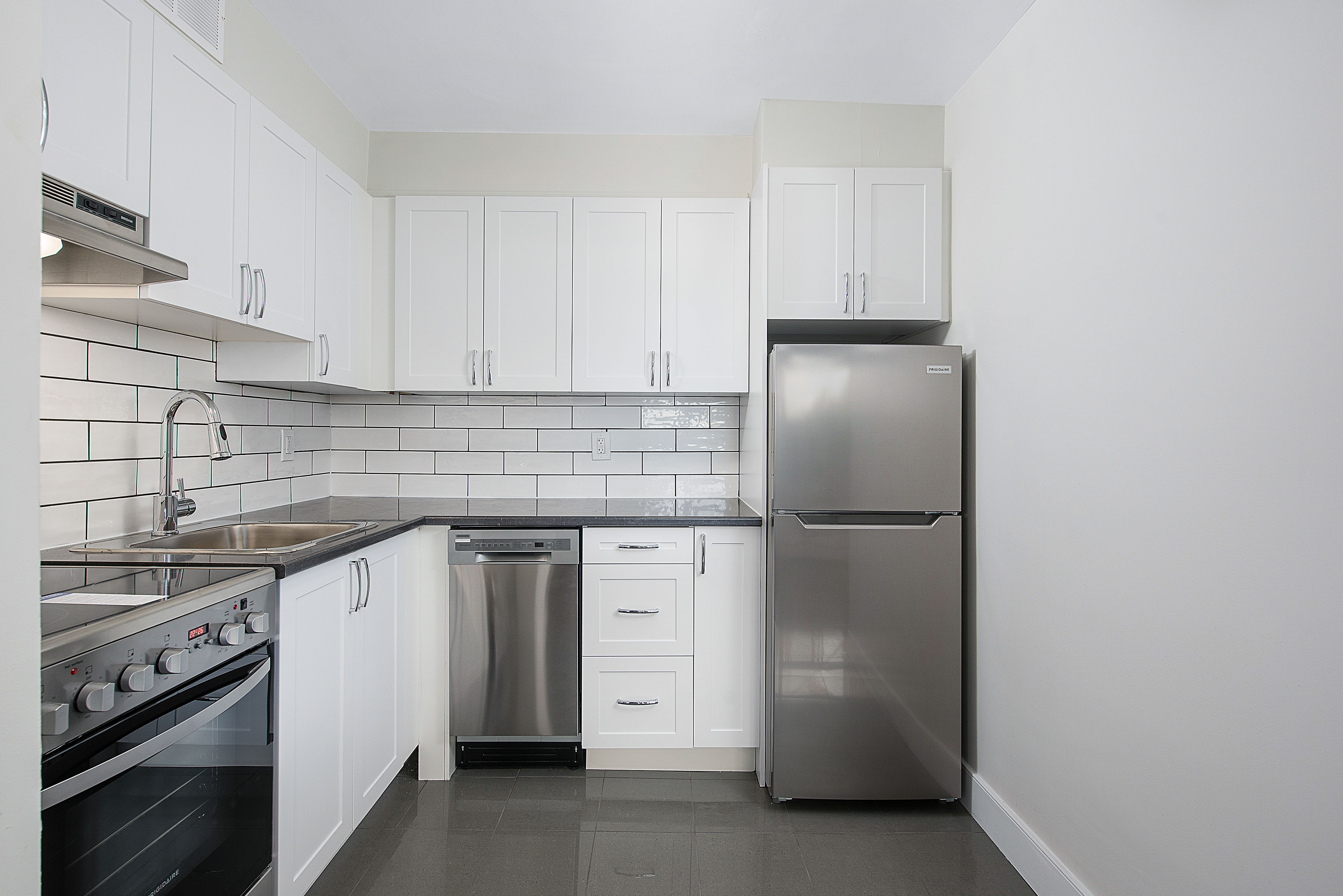 Photo 2 of 250 Lake Street - Bachelor - 440 sq ft - $1499 rental property