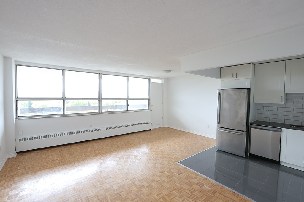 Photo 3 of 18 Steeles Avenue, East - 2 Bedroom - 933 sq ft - $2299 rental property