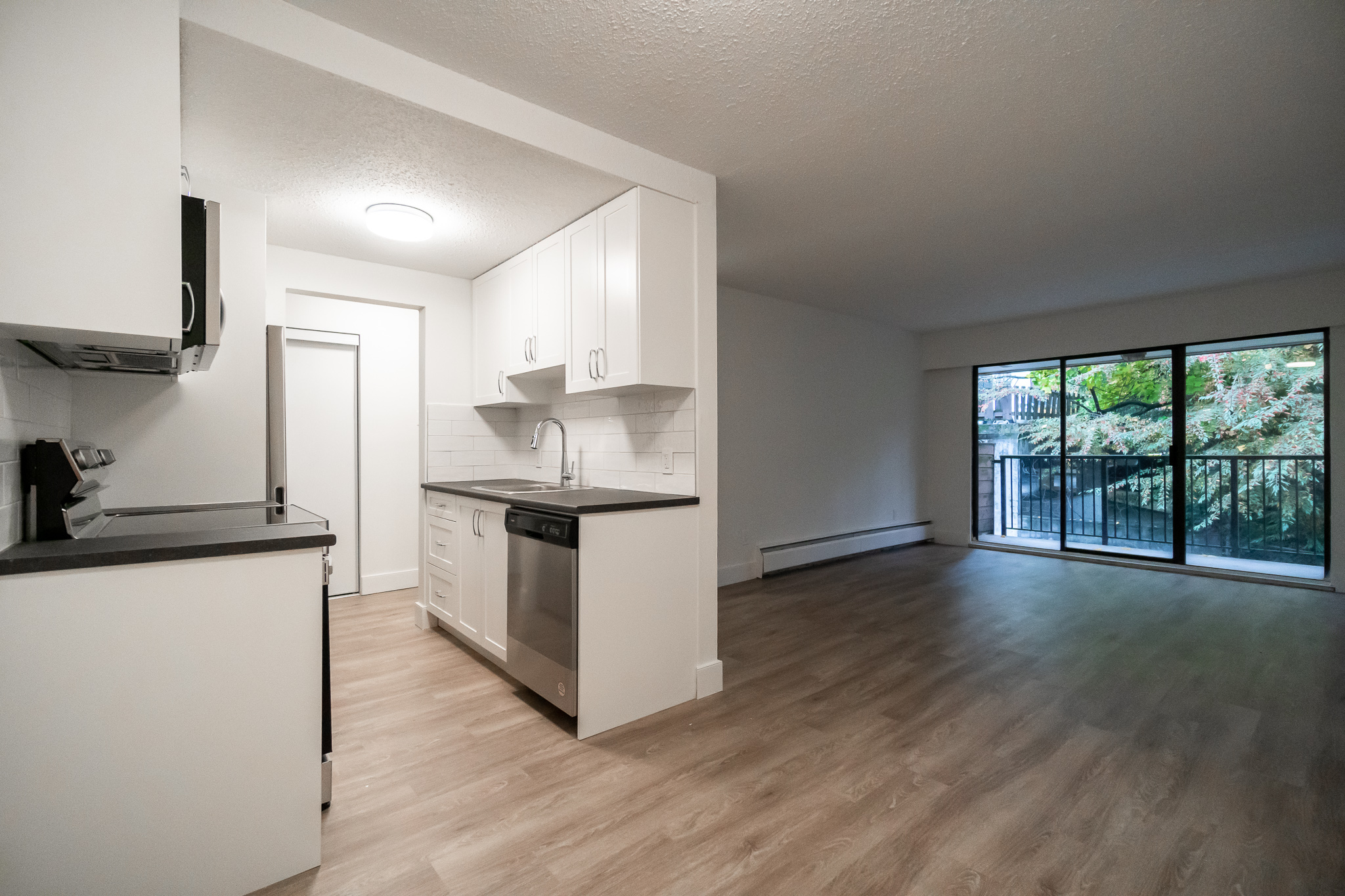 Photo 3 of 720 Queens Avenue - 1 Bedroom - 591 sq ft - $1847 rental property