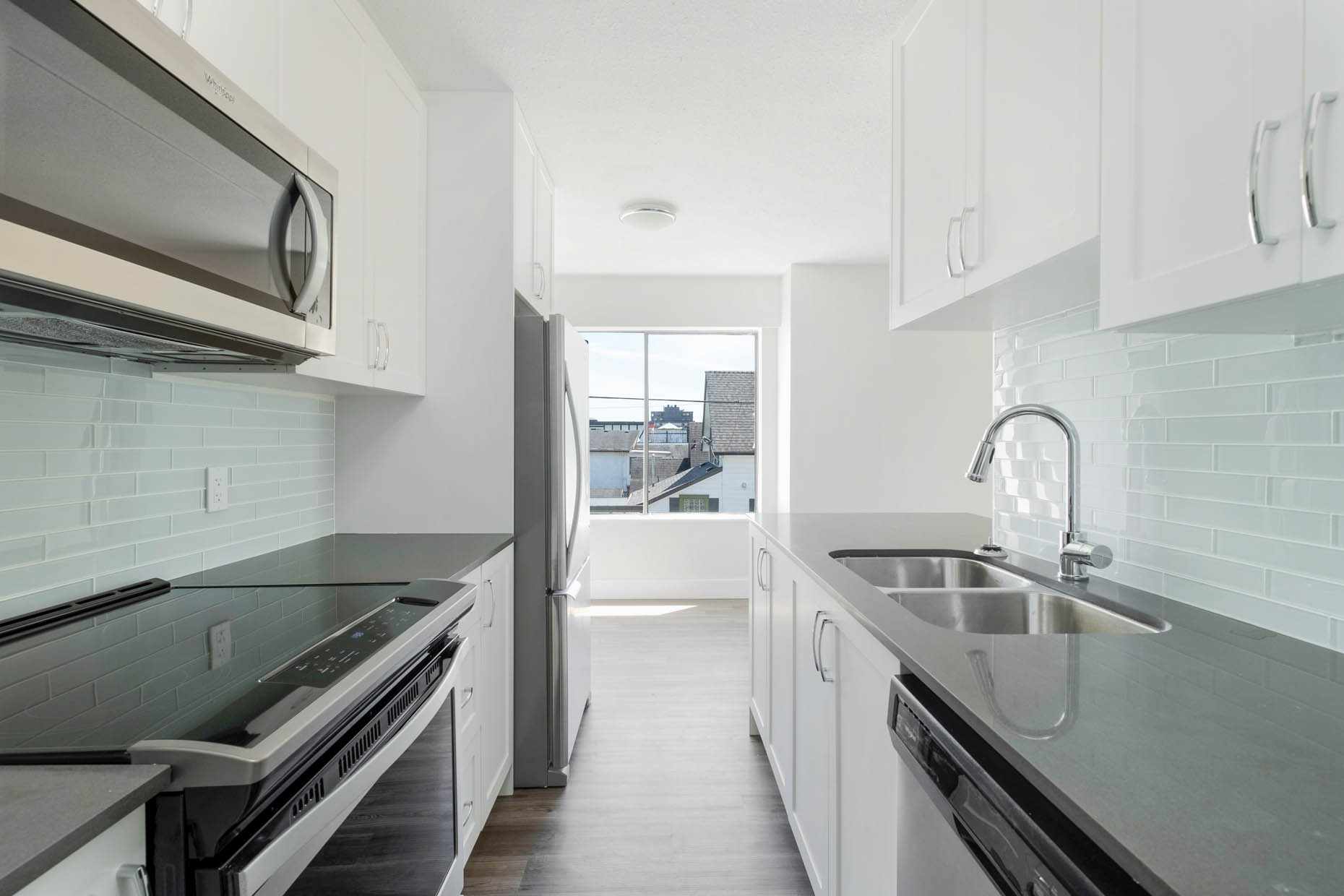 Photo 3 of 720 Queens Avenue - 2 Bedroom - 802 sq ft - $2350 rental property