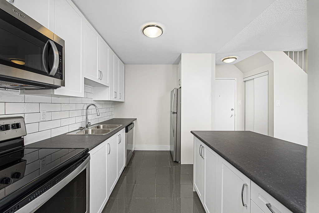 Photo 2 of 7230 Darcel Avenue - 2 Bedroom - 1150 sq ft - $2614 rental property