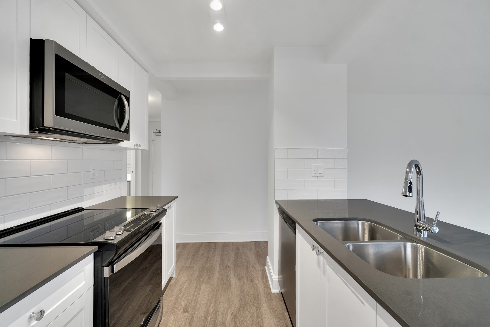 Photo 3 of 7360, 7376 Halifax Street - 2 Bedroom - 943 sq ft - $2624 rental property