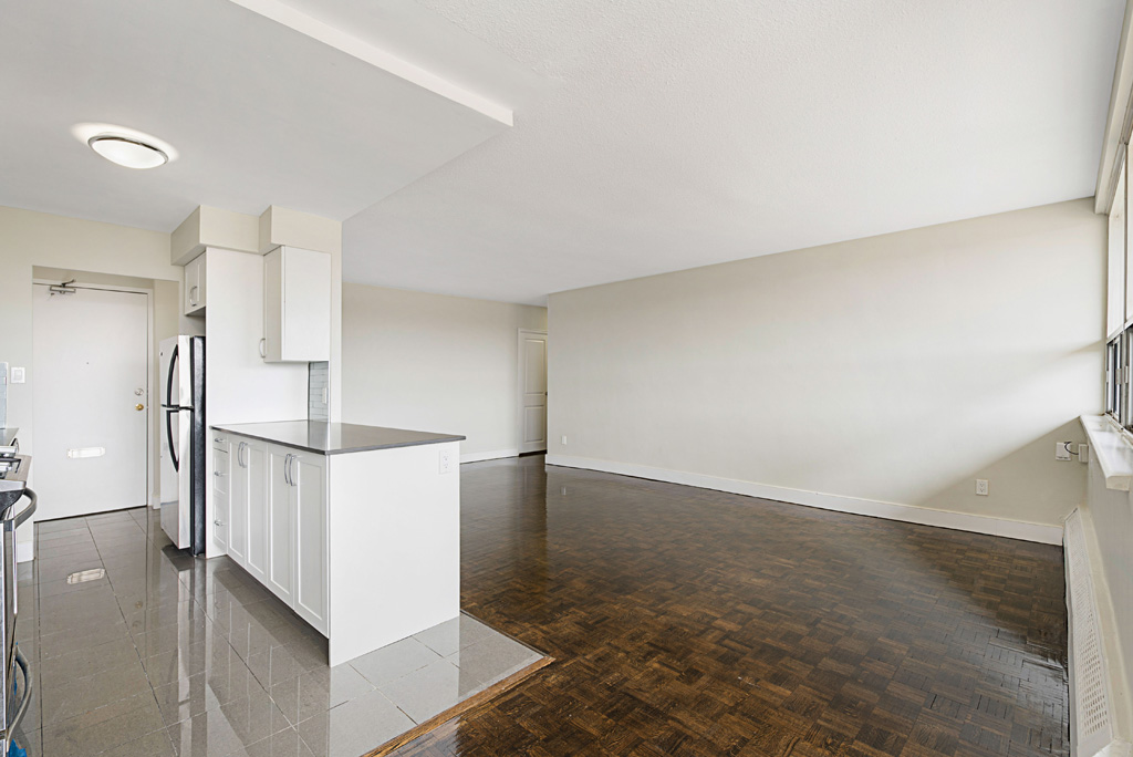15 Eva Road, Etobicoke, ON M9C 4W3 — photo 2