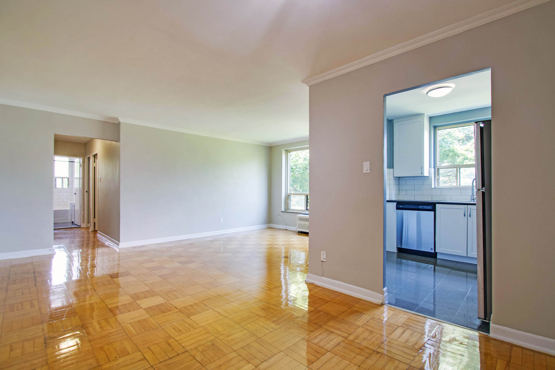 1 Crown Hill Place, Etobicoke, ON M8Y 4C1 — photo 2