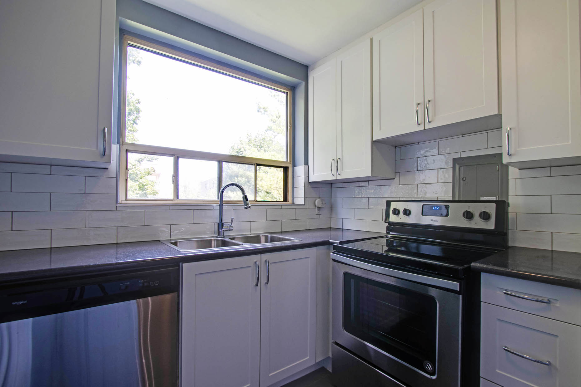 1 Crown Hill Place, Etobicoke, ON M8Y 4C1 — photo 3