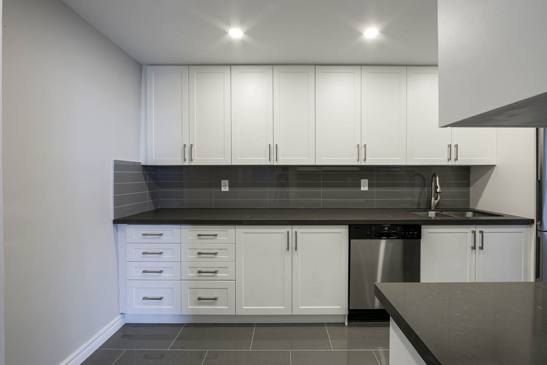 Photo 2 of 1501 Woodbine Avenue - 1 Bedroom - 765 sq ft - $1629 rental property