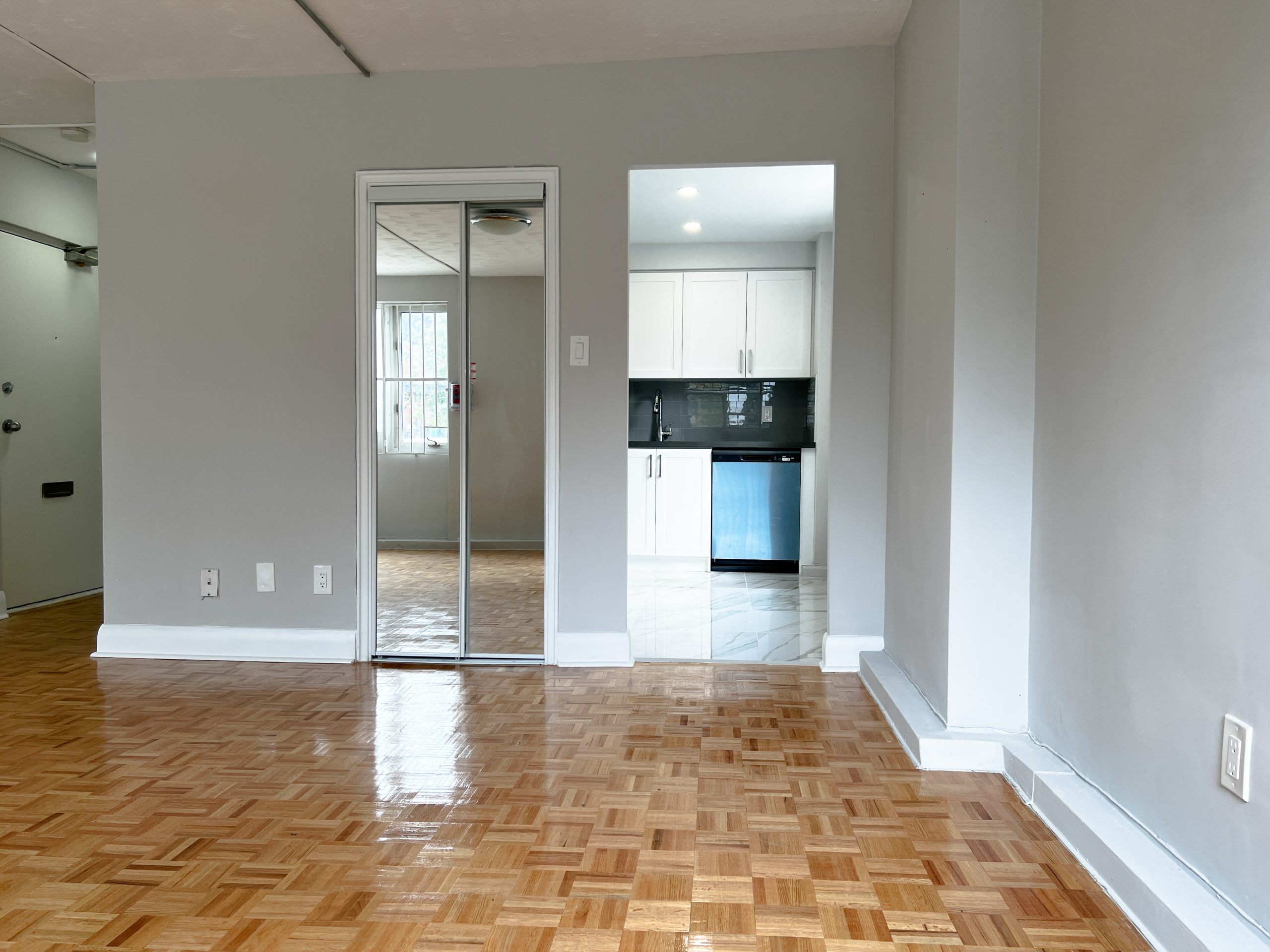 Photo 2 of 75 Spencer Avenue - Bachelor - 450 sq ft - $1519 rental property