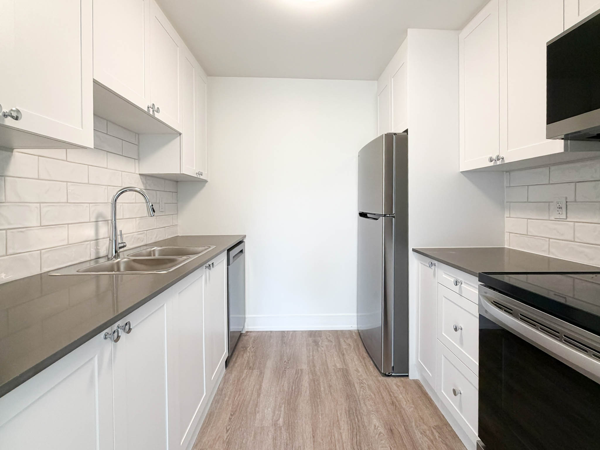 Photo 2 of 1550 - 1566 Trossacks Avenue - 3 Bedroom - $2599 rental property