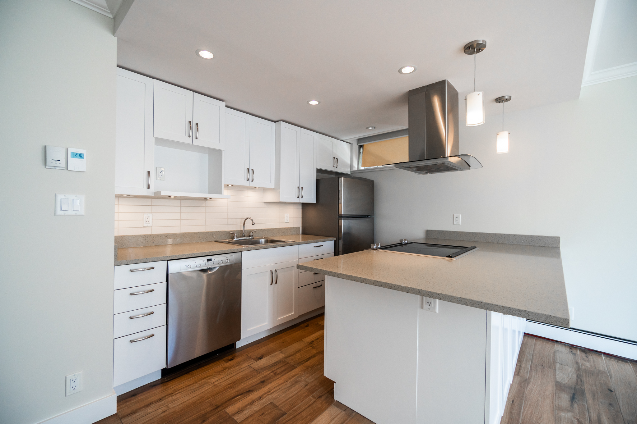Photo 2 of 2035 Barclay Street - 2 Bedroom - 684 sq ft - $2849 rental property