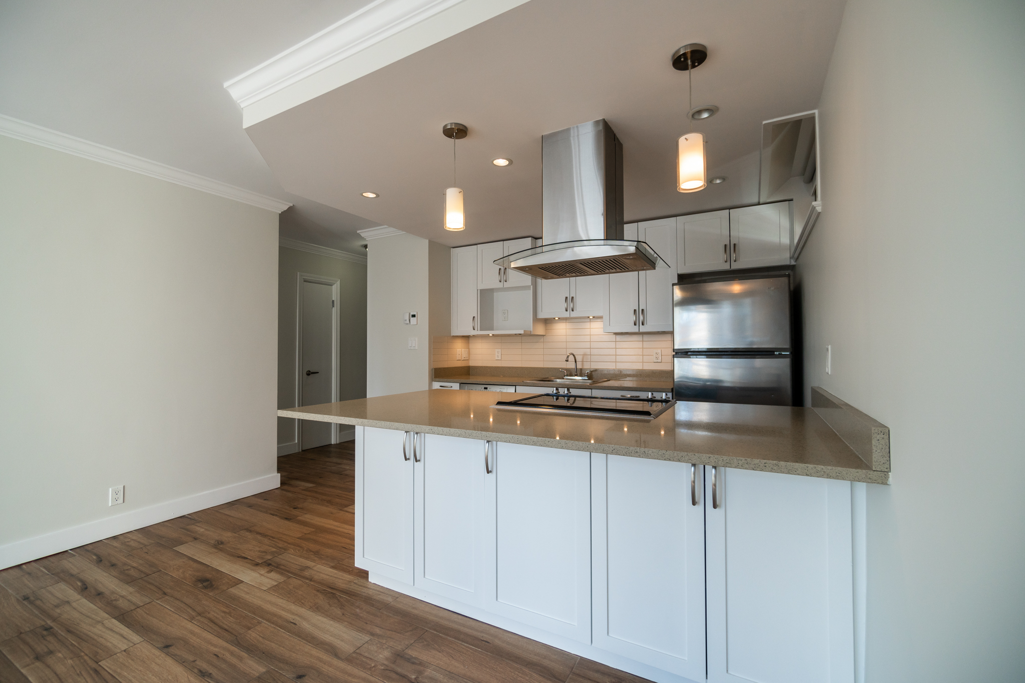 Photo 3 of 2035 Barclay Street - 2 Bedroom - 684 sq ft - $2849 rental property