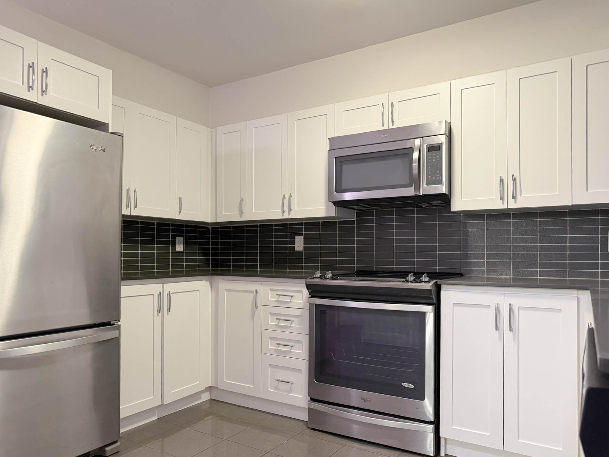 Photo 2 of 295 Dufferin Street - 1 Bedroom - 617 sq ft - $2042 rental property