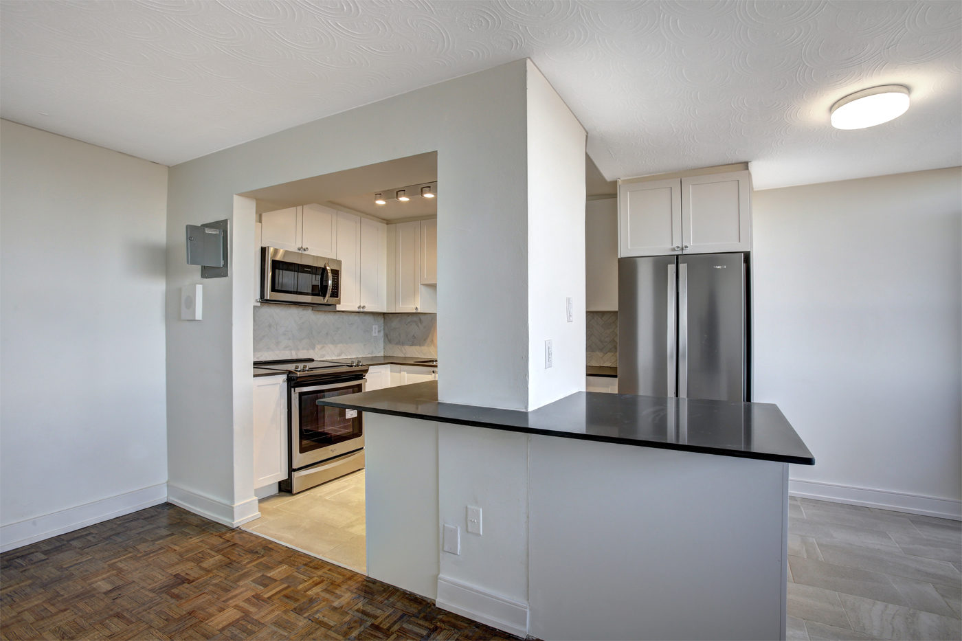 Photo 2 of 55 Triller Avenue - 2 Bedroom - 895 sq ft - $2299 rental property