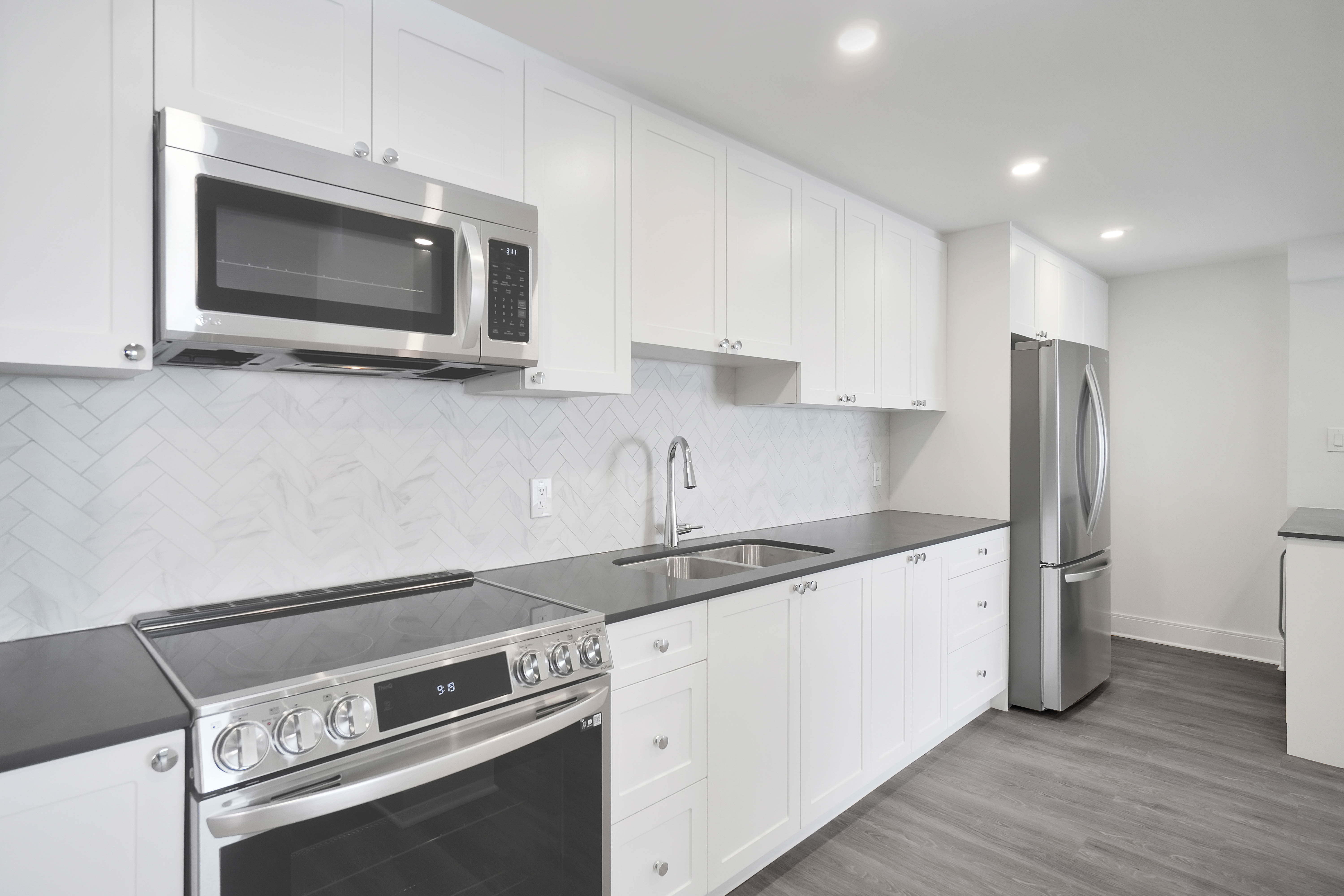 Photo 3 of 2222 Bellevue Avenue - 1 Bedroom - 800 sq ft - $4162 rental property