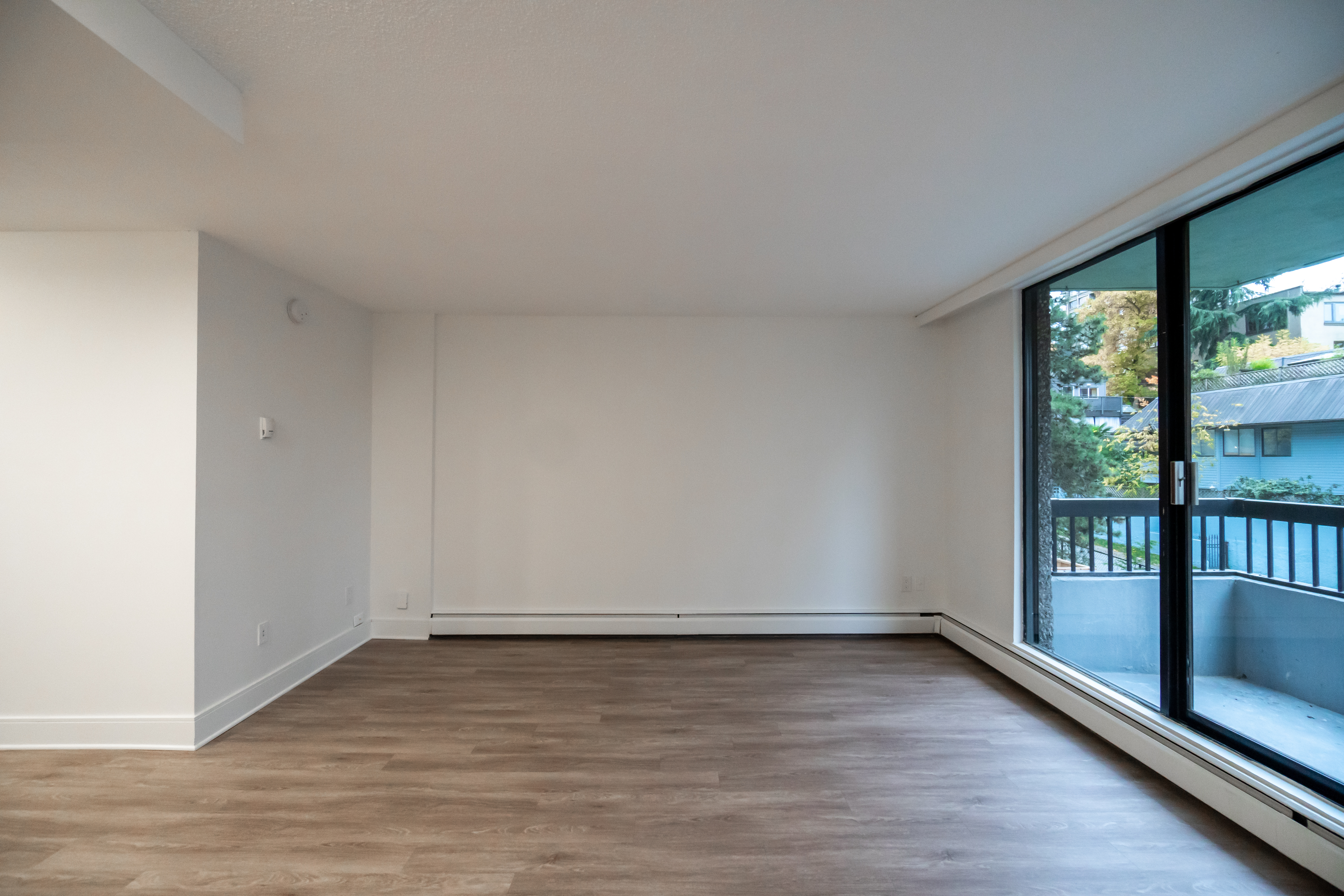 Photo 3 of 1348 Barclay Street - 1 Bedroom - 582 sq ft - $2349 rental property