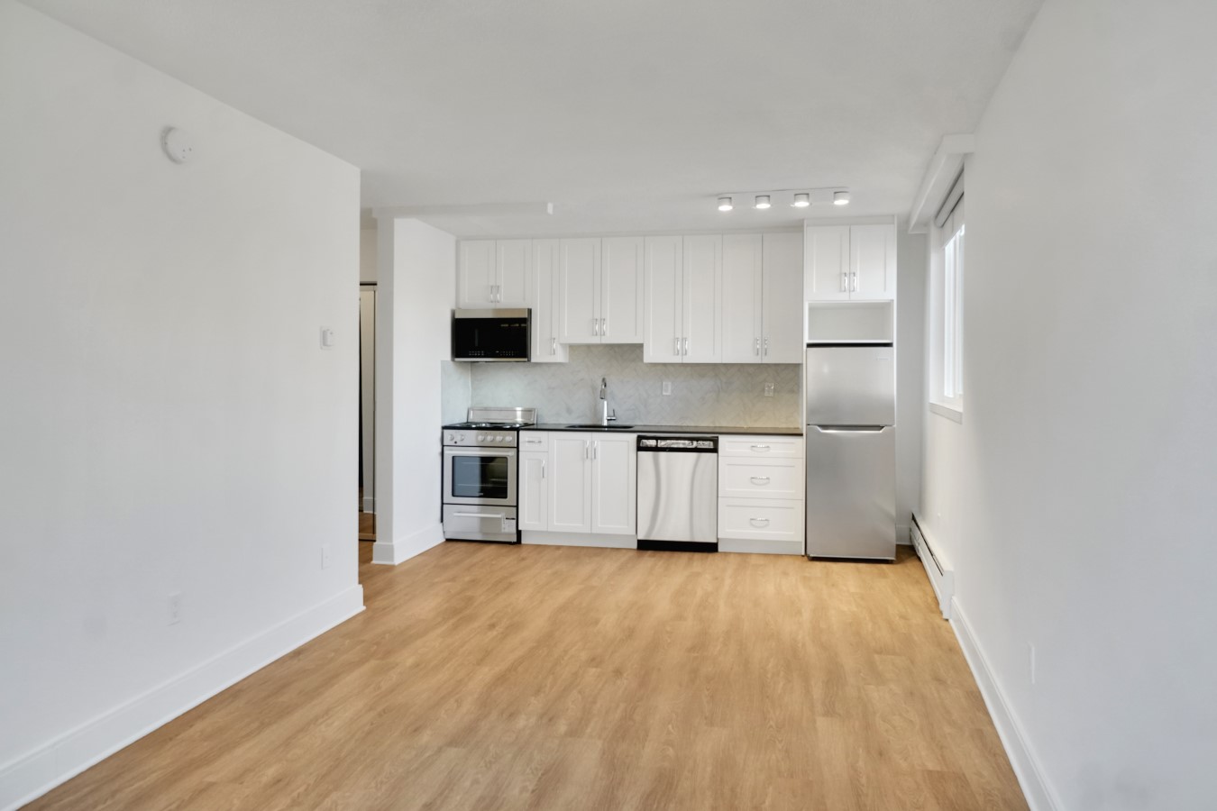 Photo 2 of 1454 Pendrell Street - Bachelor - 480 sq ft - $2074 rental property
