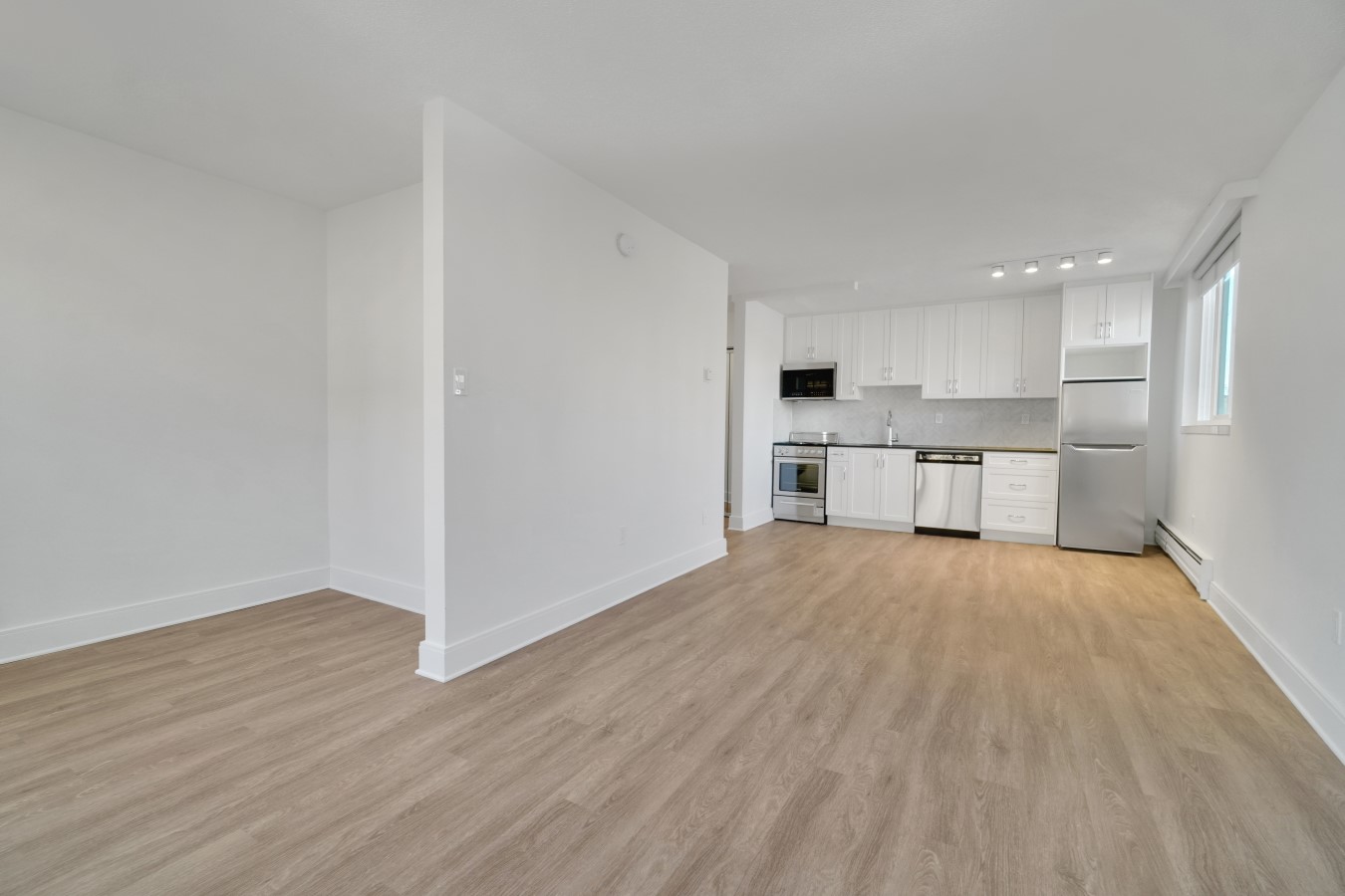 Photo 3 of 1454 Pendrell Street - Bachelor - 480 sq ft - $2074 rental property