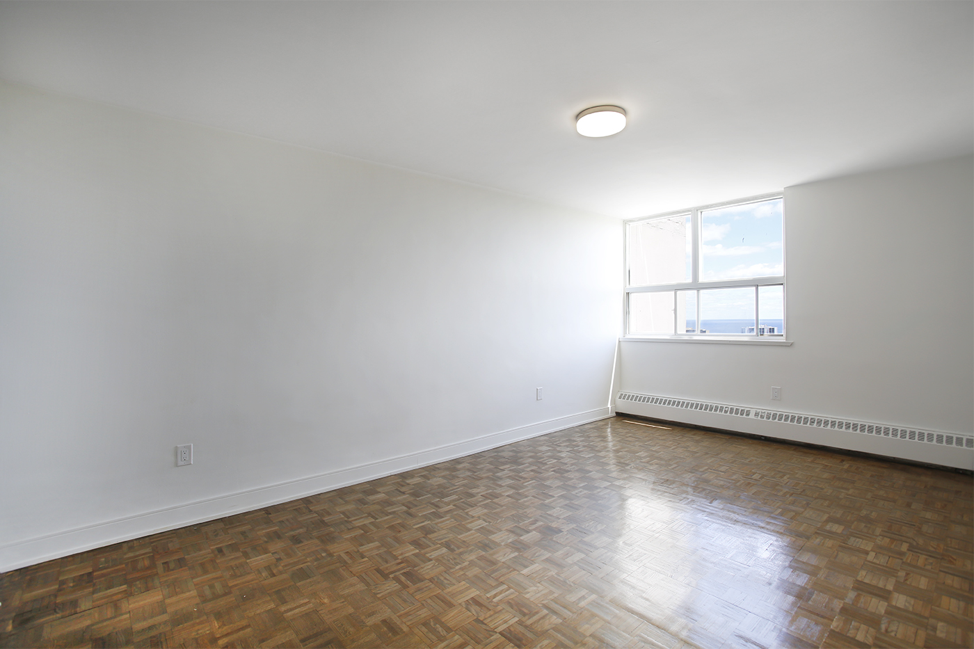 Photo 3 of 3434 Eglinton Avenue, East - 1 Bedroom - 738 sq ft - $1949 rental property