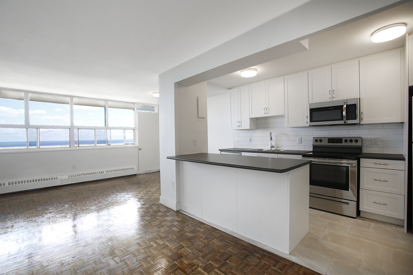 Photo 2 of 3434 Eglinton Avenue, East - 3 Bedroom - 1281 sq ft - $2999 rental property