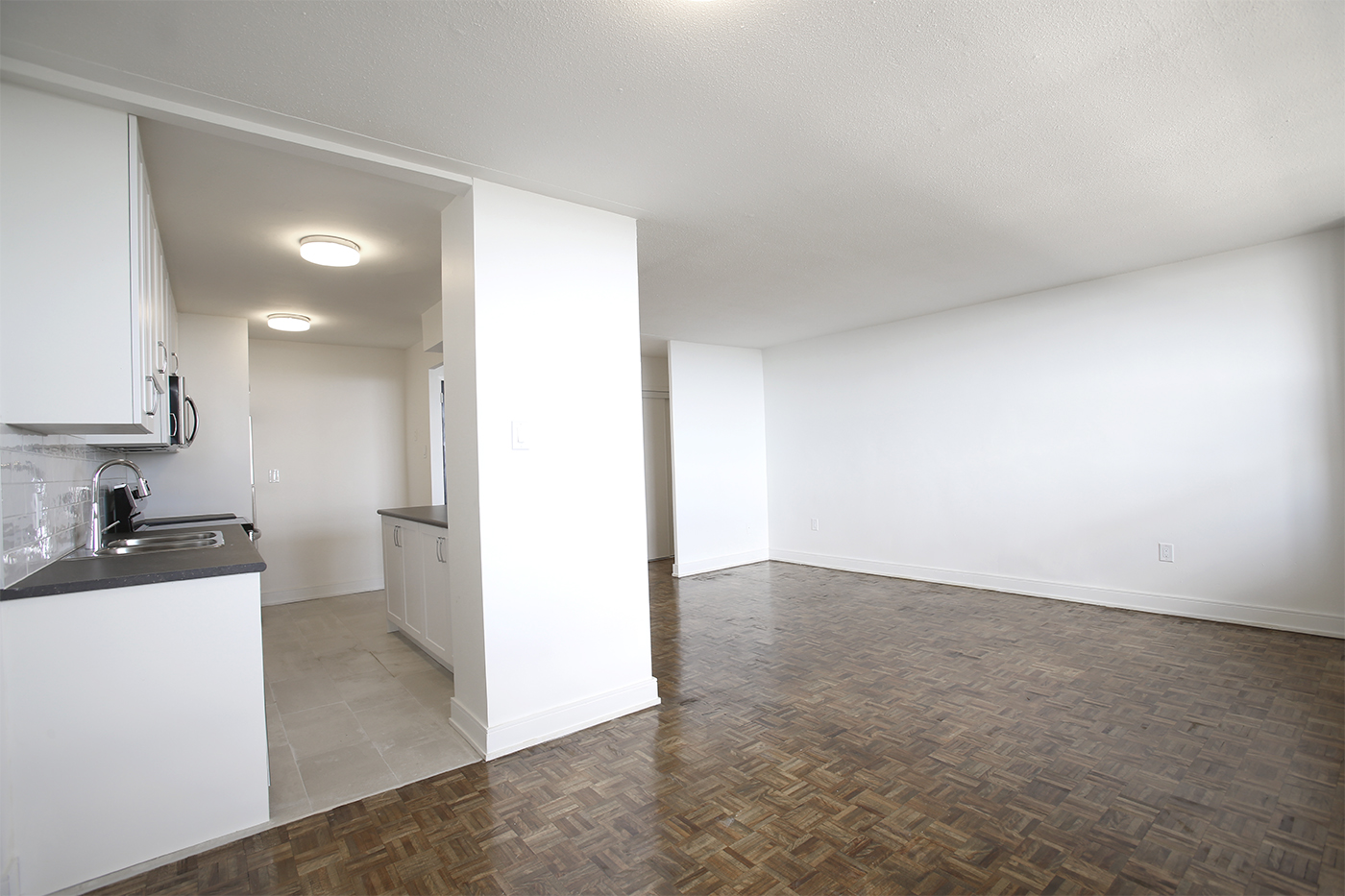 Photo 3 of 3434 Eglinton Avenue, East - 3 Bedroom - 1281 sq ft - $2999 rental property